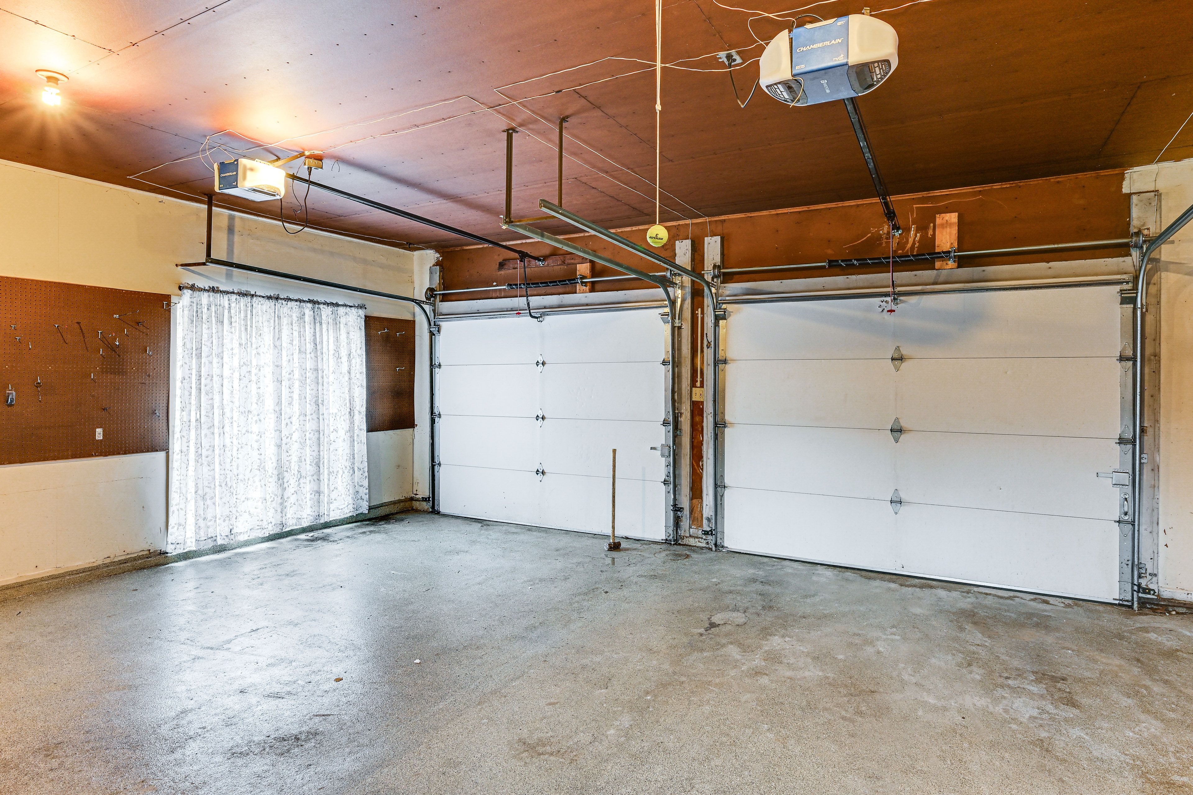 Garage Parking (1 Vehicle)