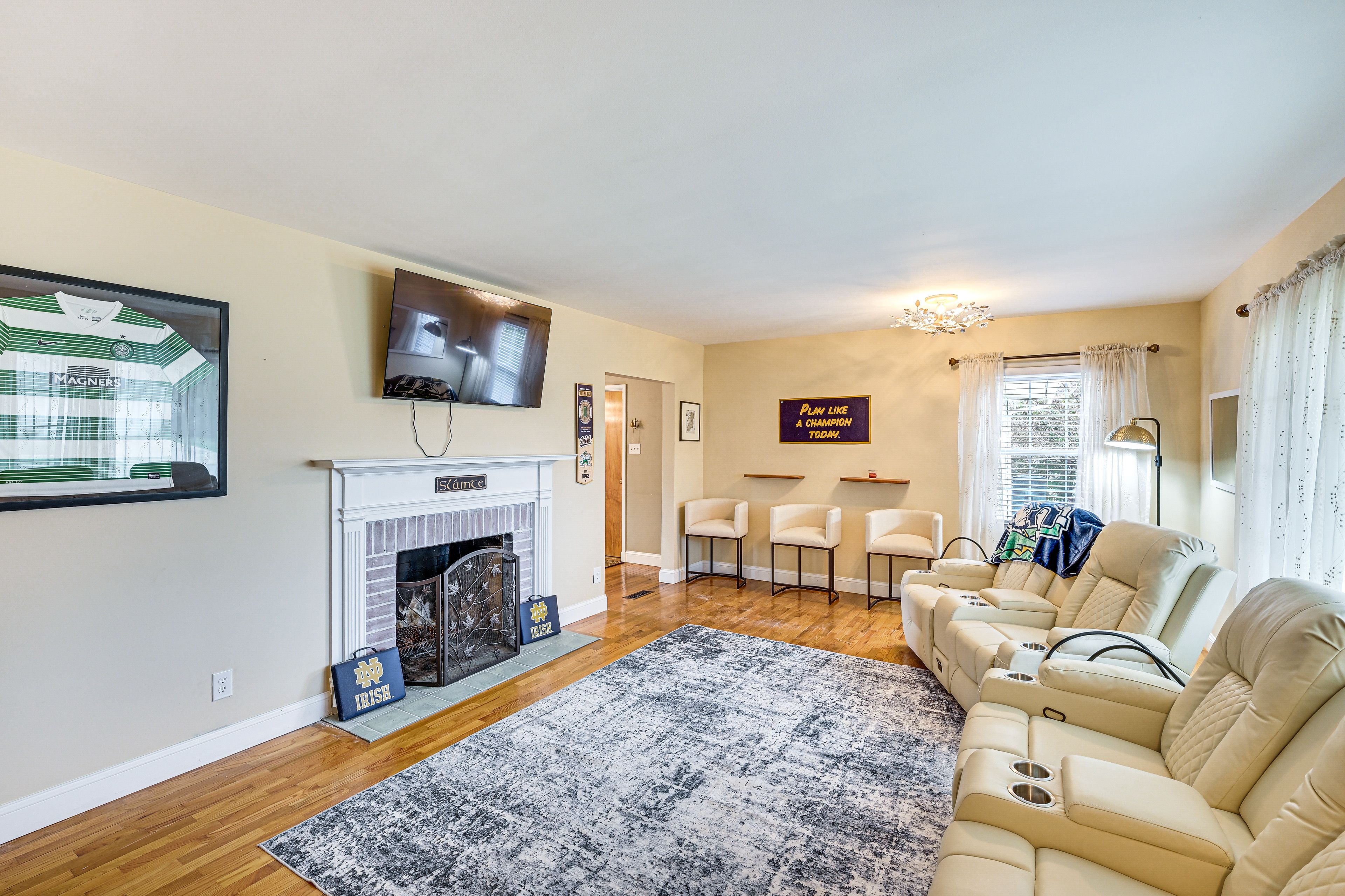 Living Room | Single-Story Home w/ Basement