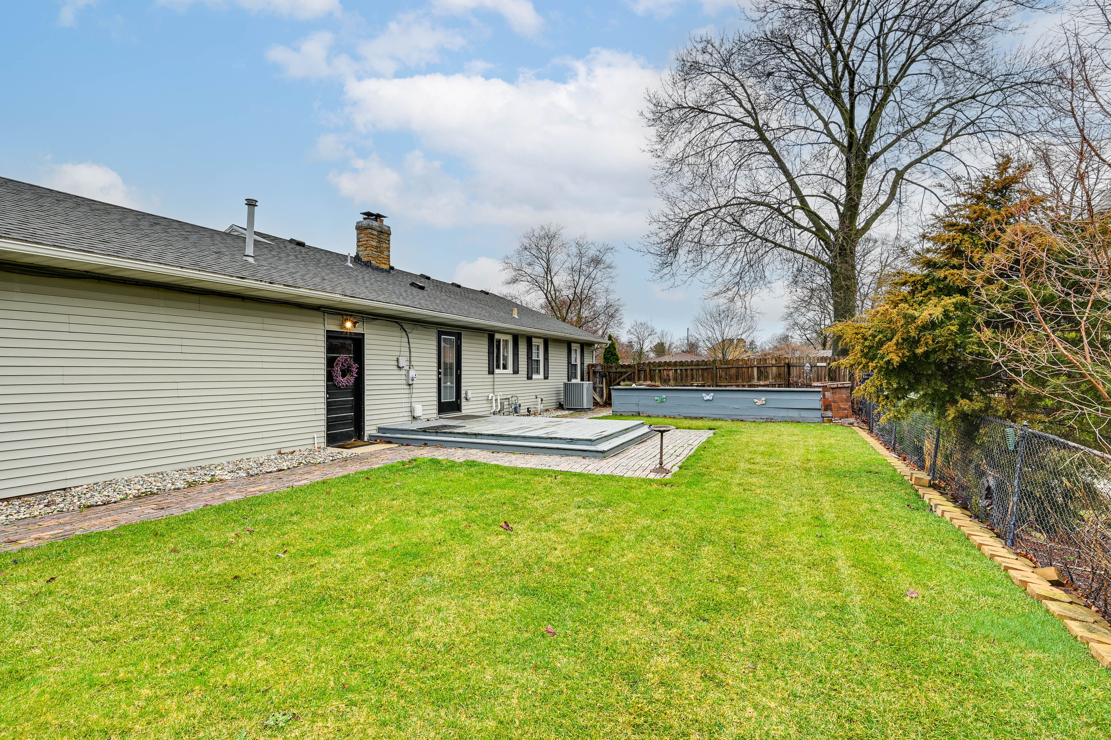 Fenced Backyard | Patio | Bench Seating