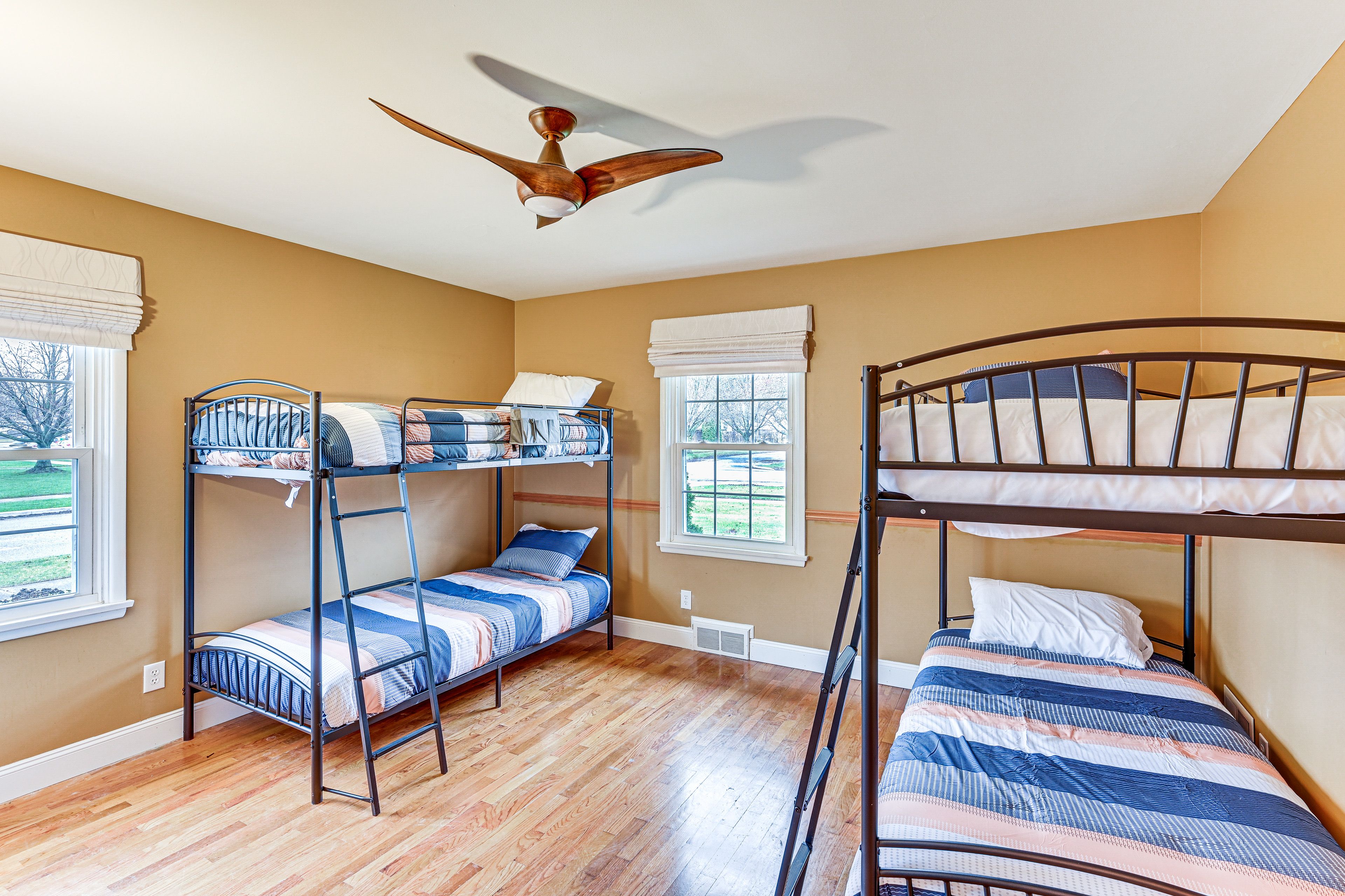 Bedroom 3 | 2 Twin Bunk Beds | Main Floor