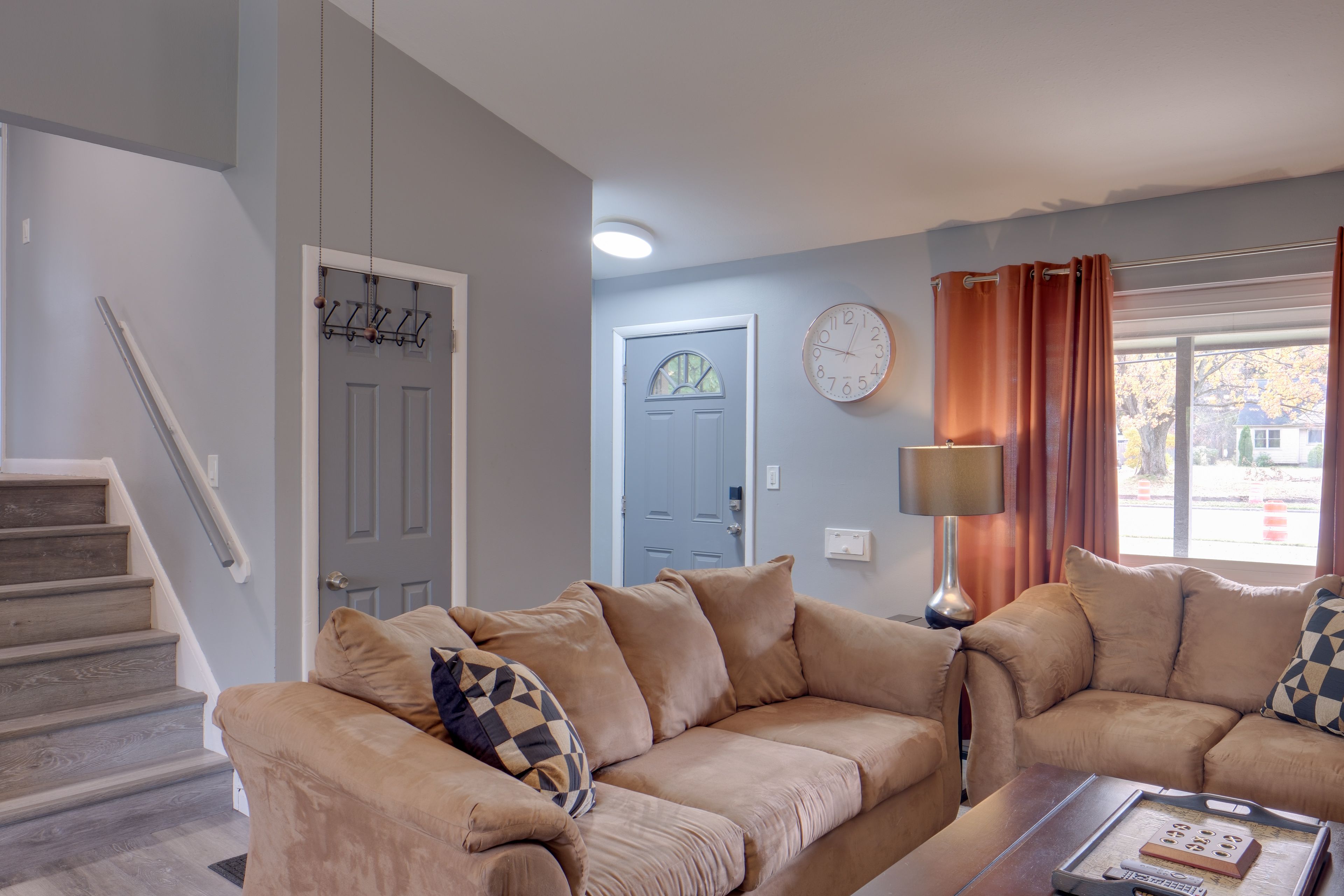 Living Room | Free WiFi | Smart TV | Central A/C | Main Level