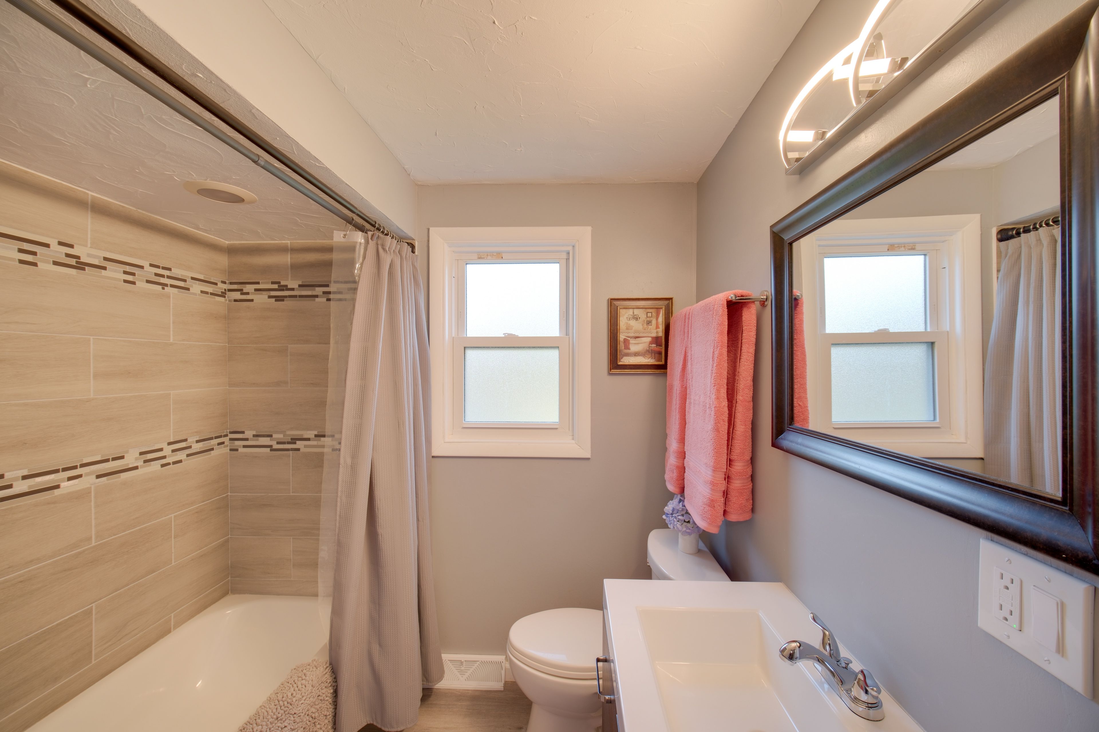 Full Bathroom | Upper Level