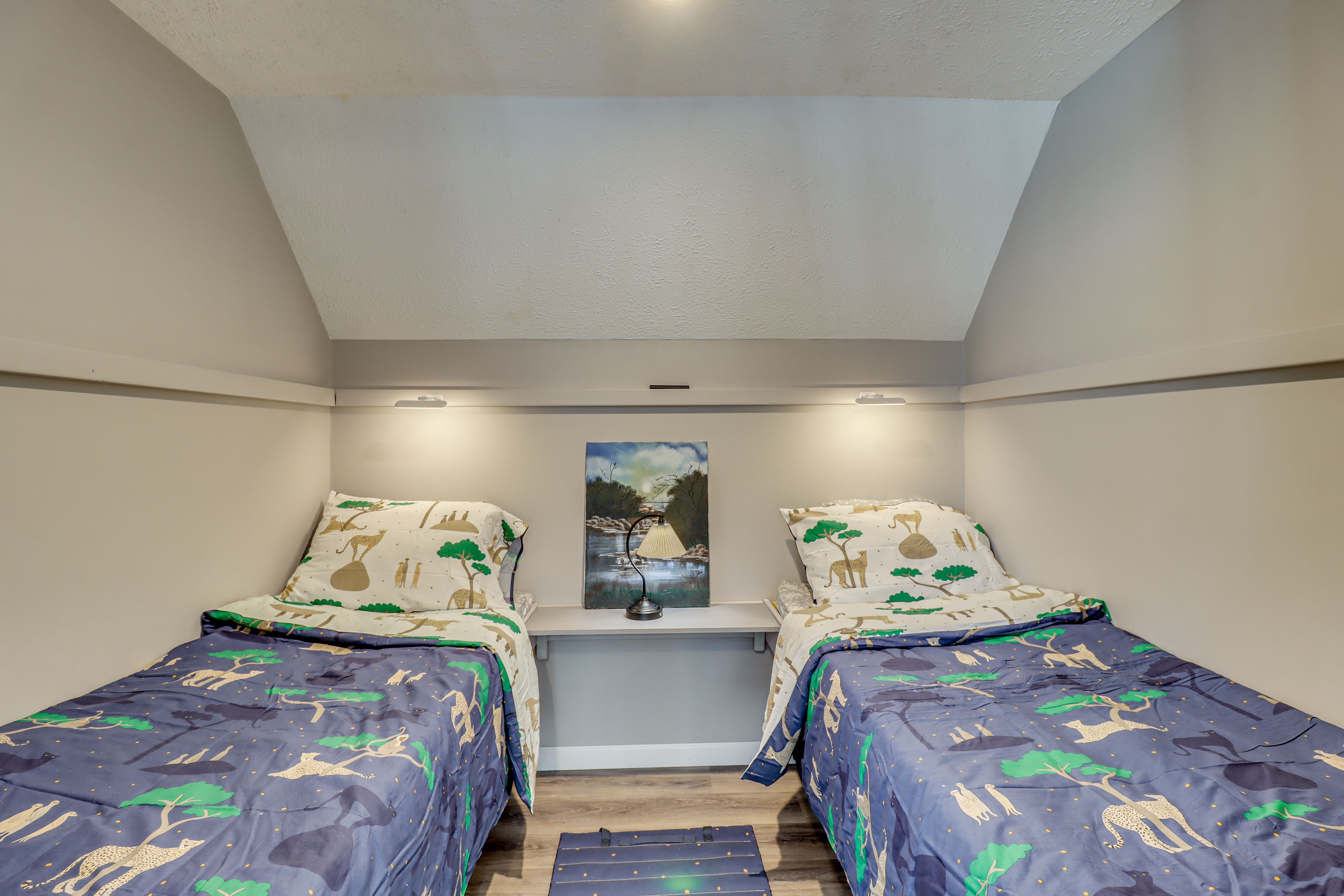 Bonus Room | 2 Twin Beds | Upper Level