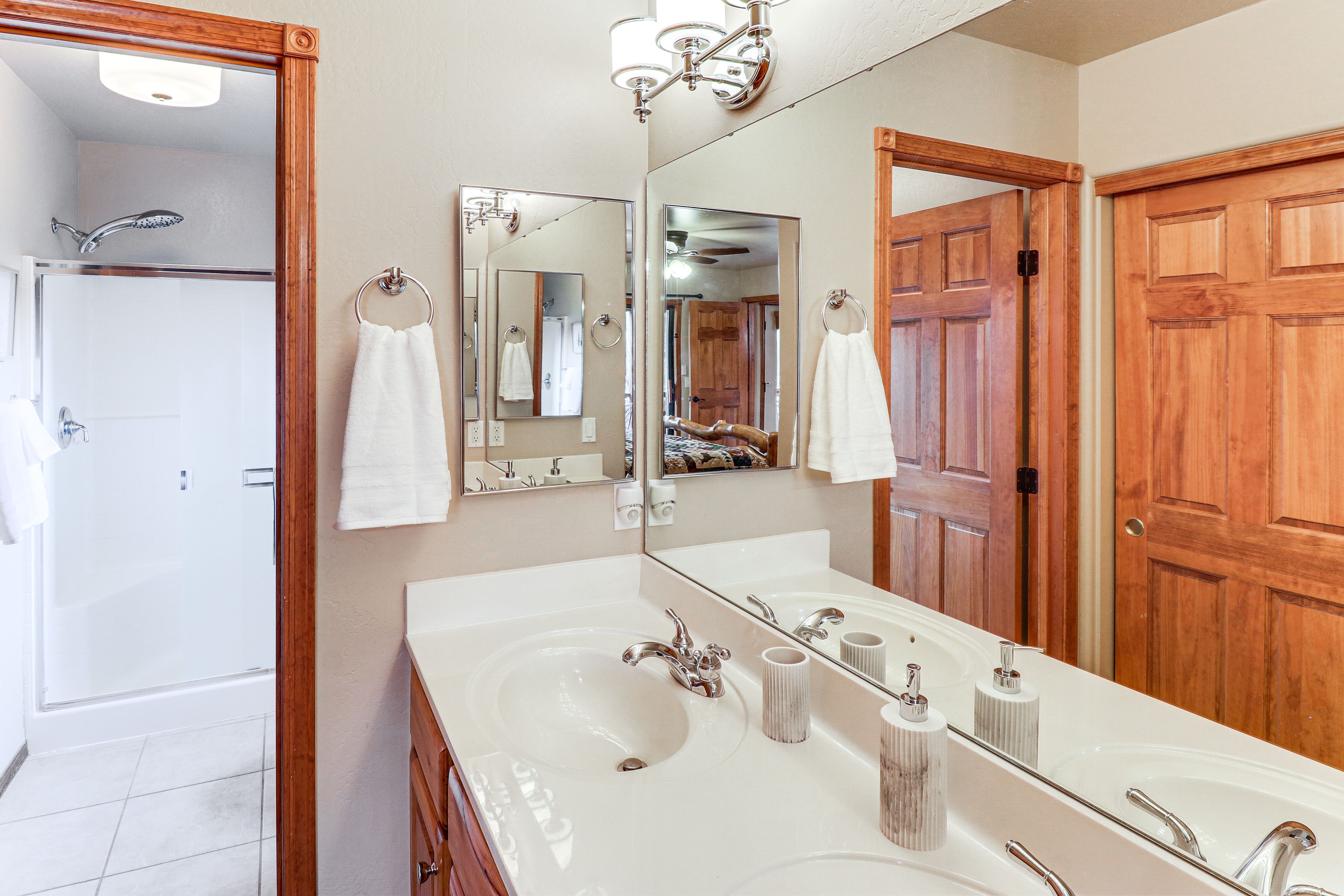 En-Suite Bathroom | Double Sinks | Shower