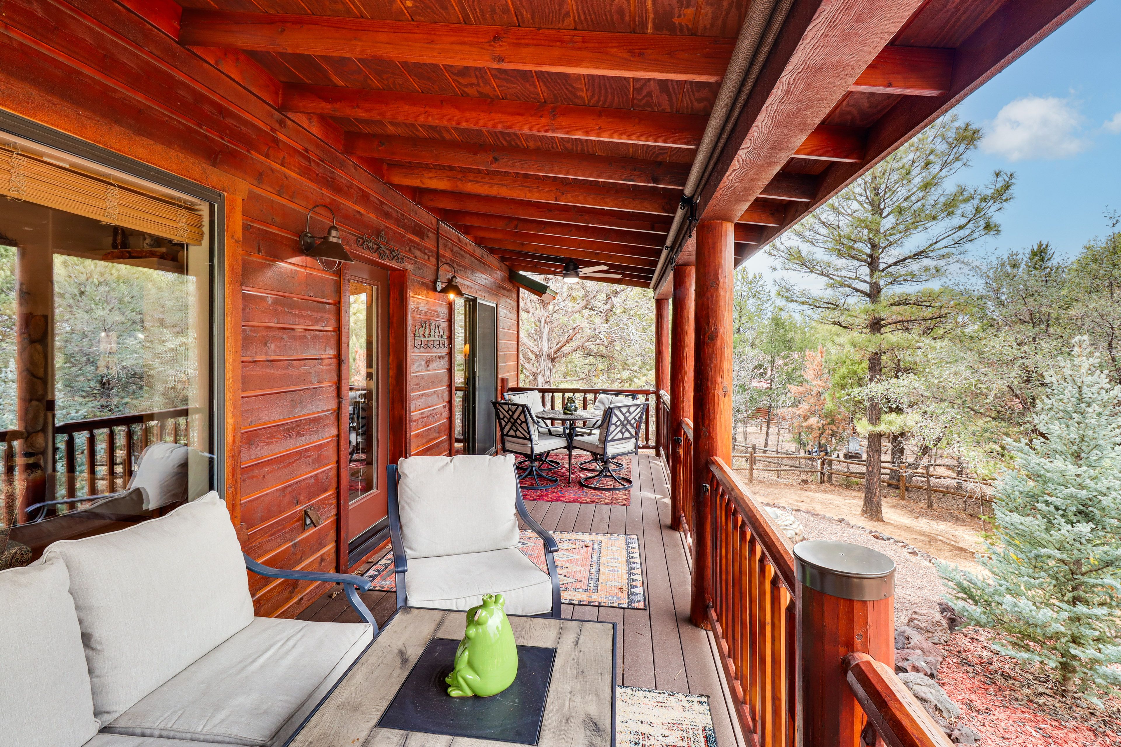 Deck | Dining Area | Gas Fire Pit Table | Lounge Seating