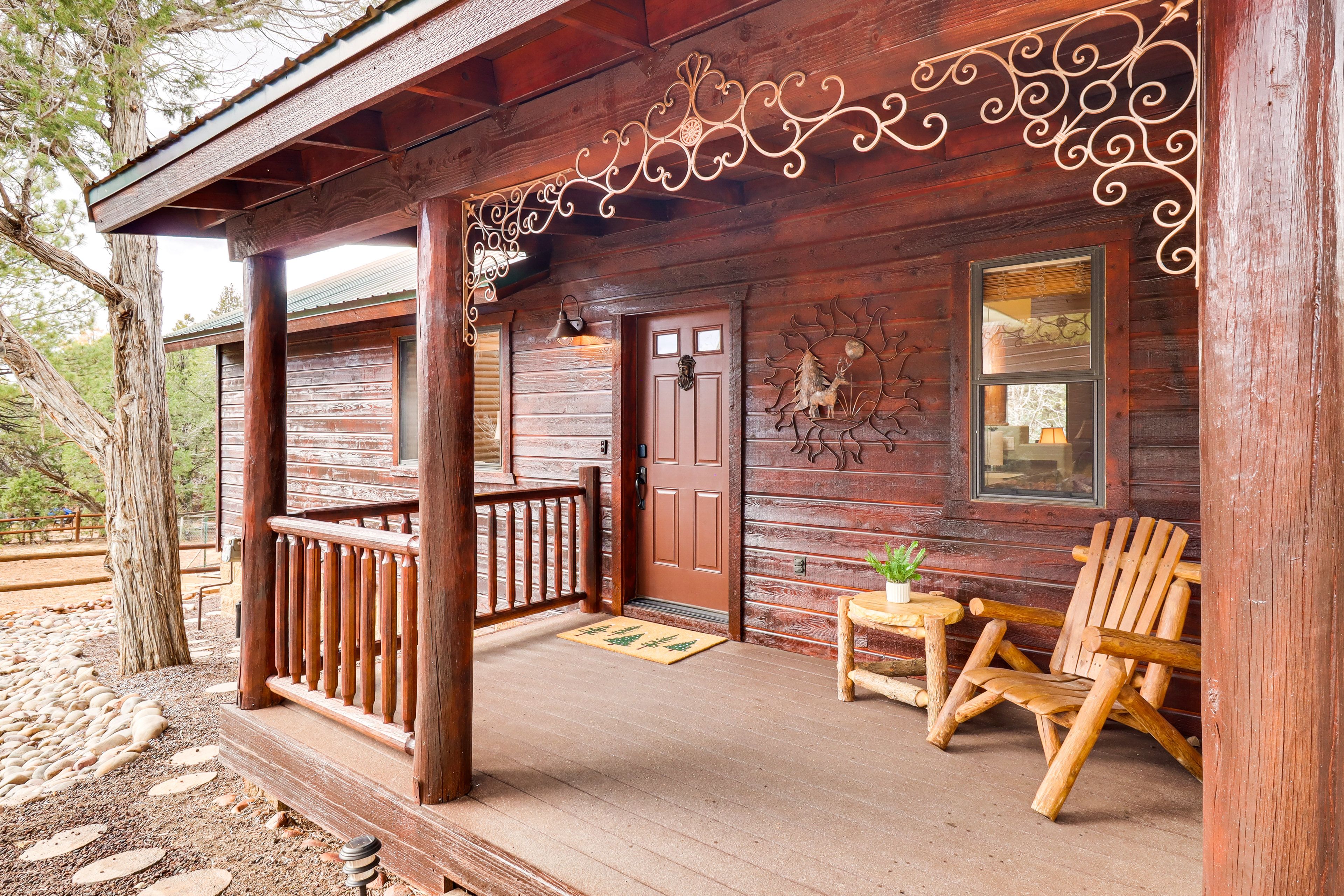 Cabin Exterior | Driveway (2 Vehicles)