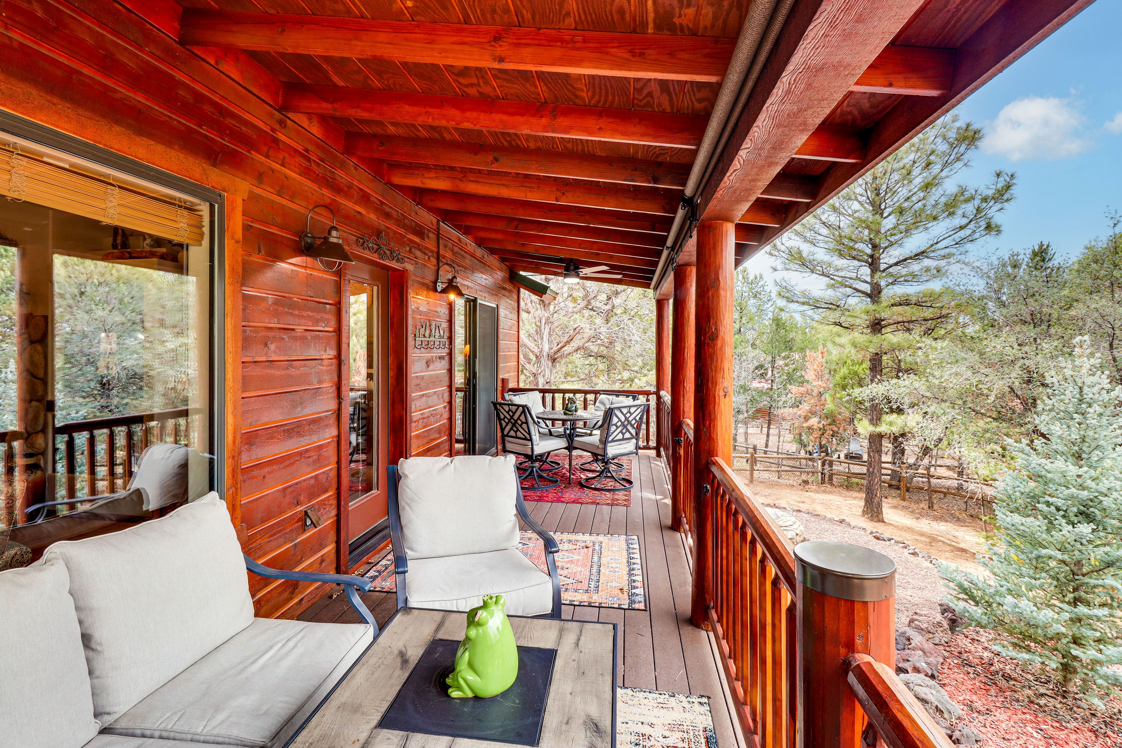 Deck | Dining Area | Gas Fire Pit Table | Lounge Seating
