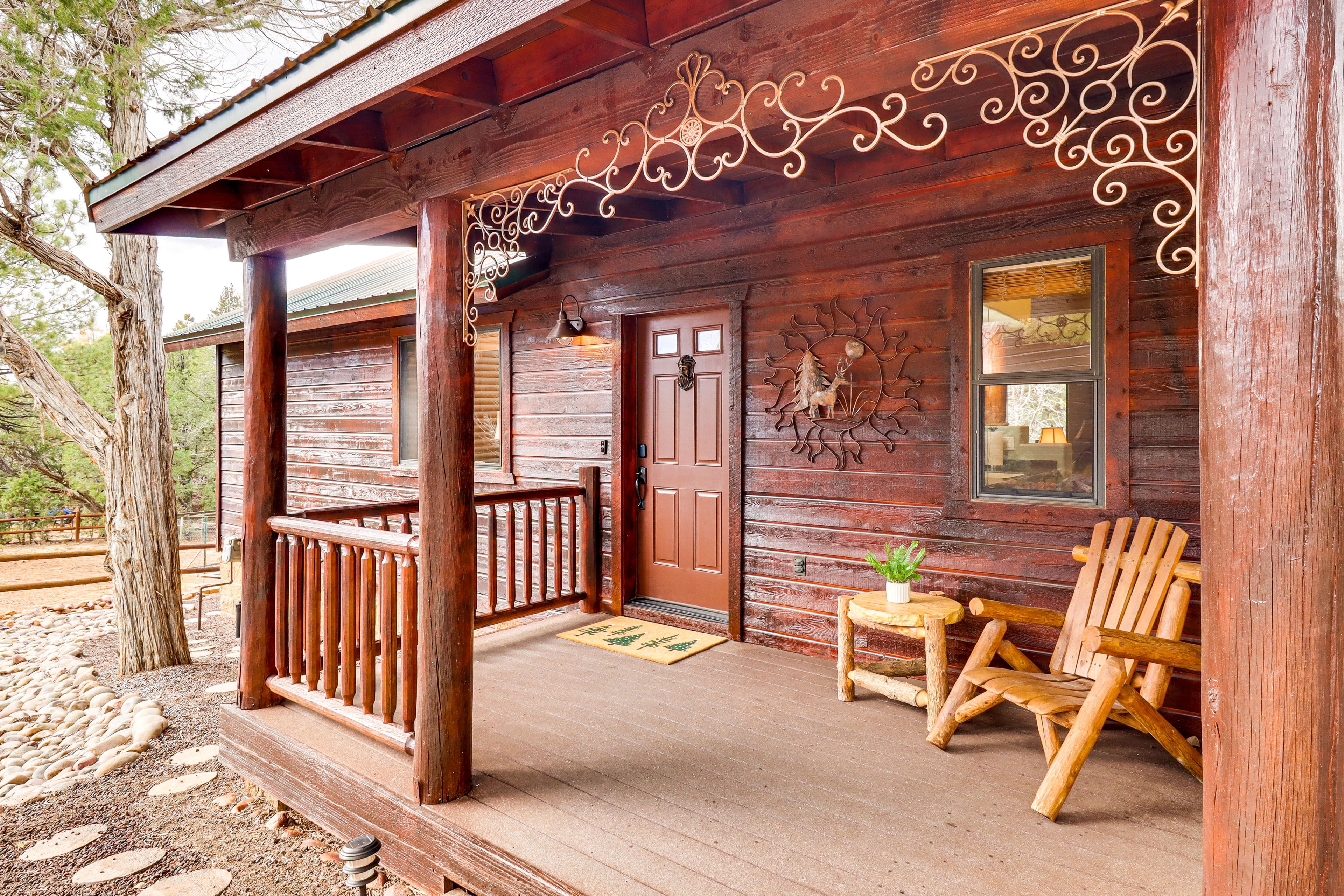 Cabin Exterior | Driveway (2 Vehicles)