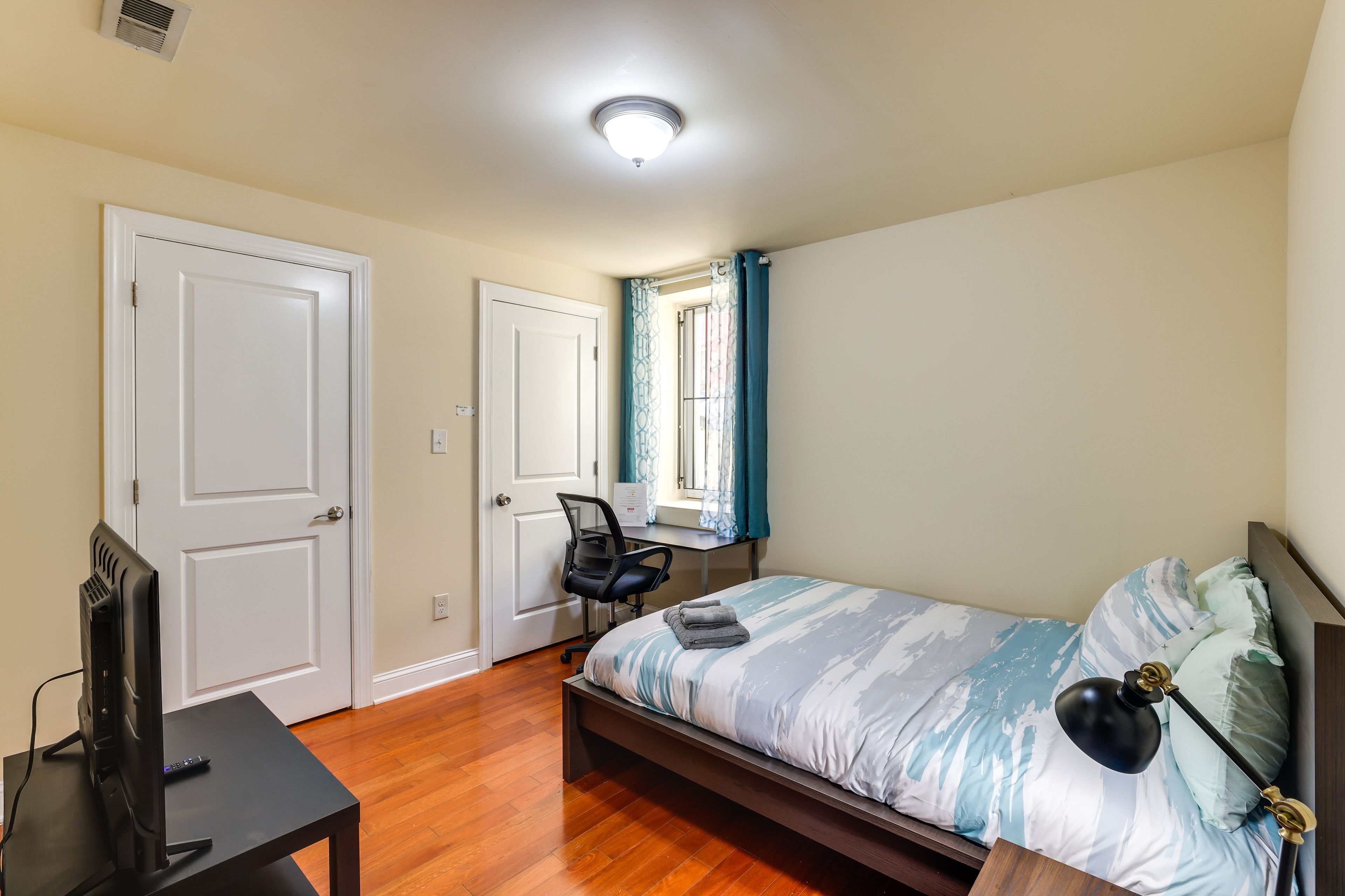 Bedroom 2 | Full Bed | Lower Level