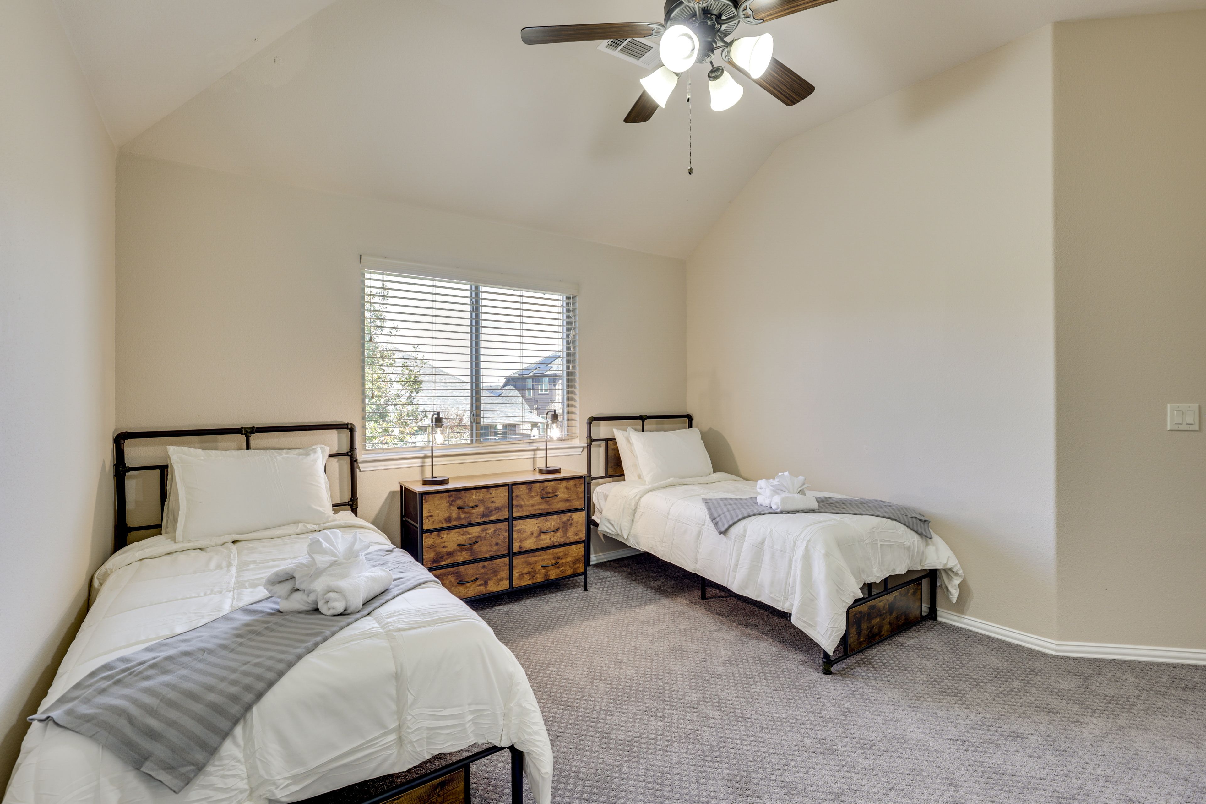 Bedroom 3 | 2nd Floor | 2 Twin Beds