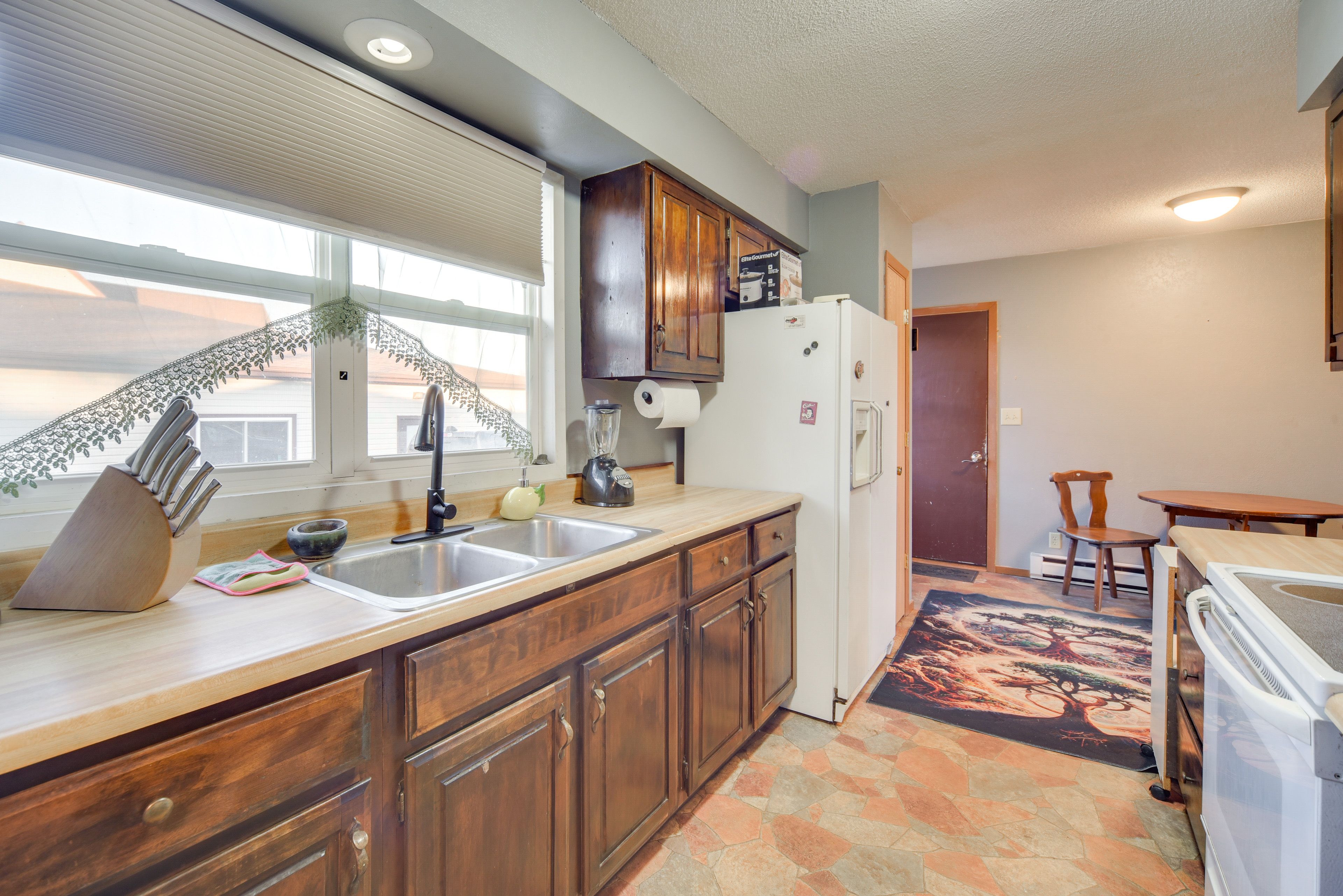 Kitchen | Main Floor