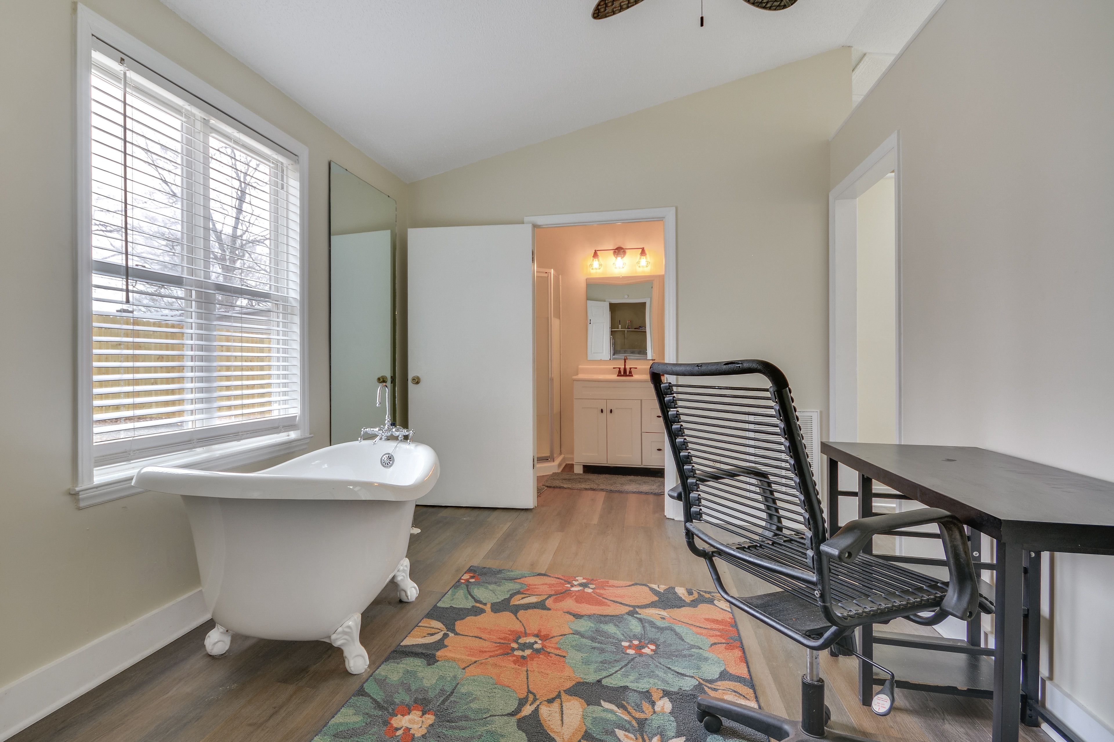 Bonus Room | Workspace | Clawfoot Tub