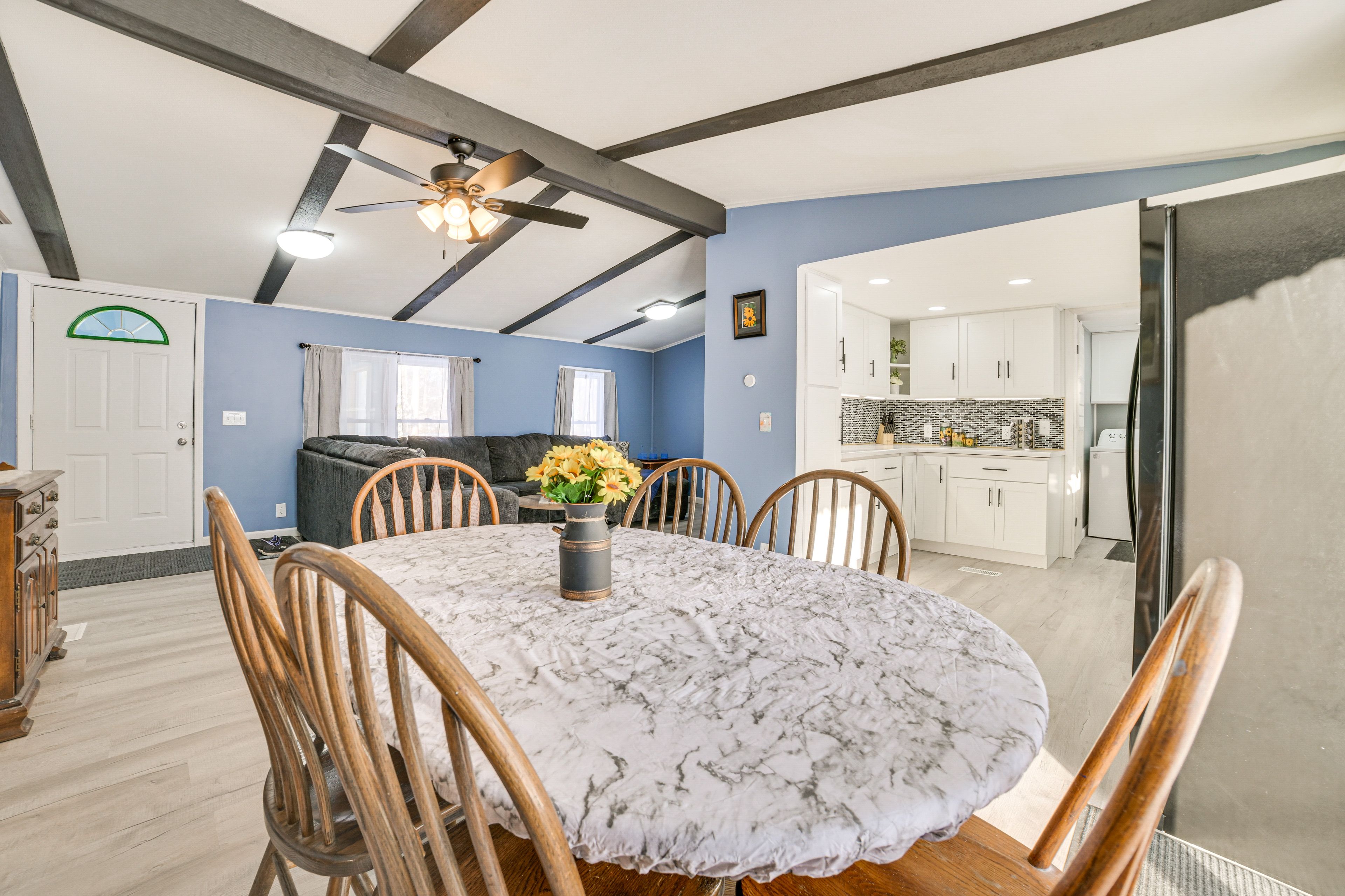 Dining Area | Dishware/Flatware