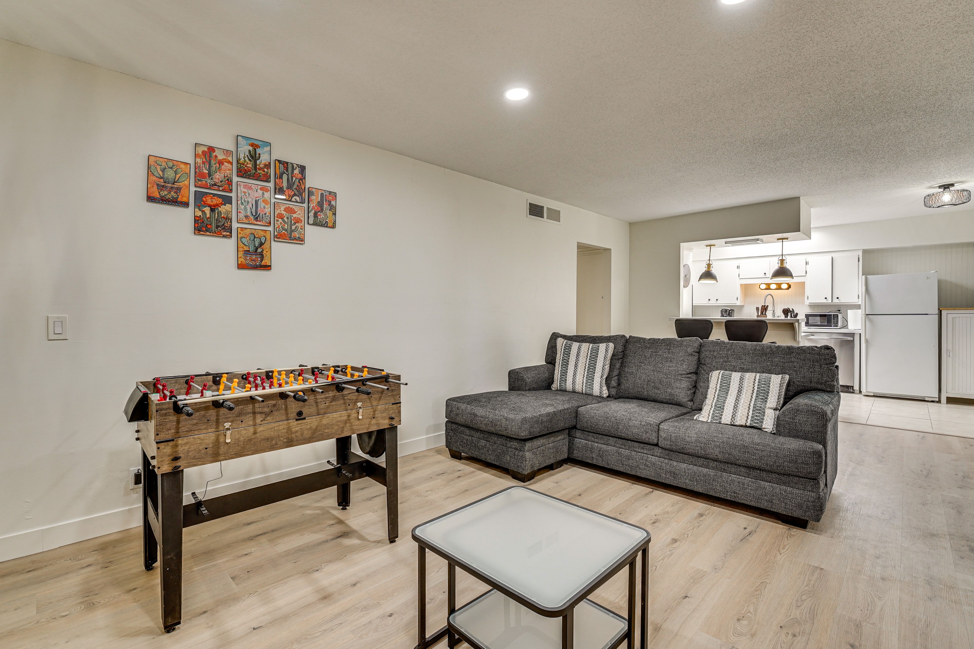 Living Room | Multi-Game Table | Smart TV | Free WiFi