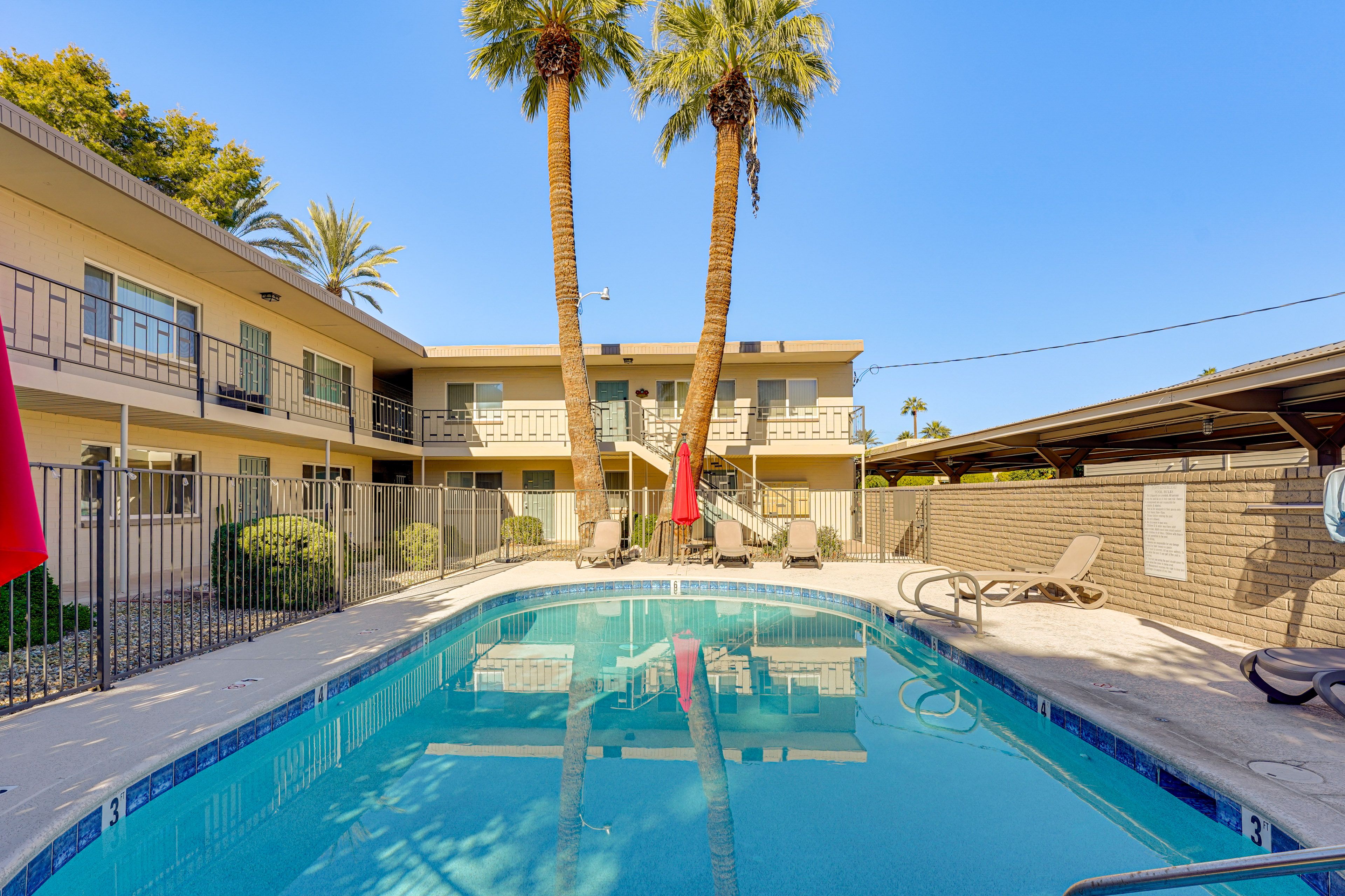 Fountainbleu Condos | Community Amenities