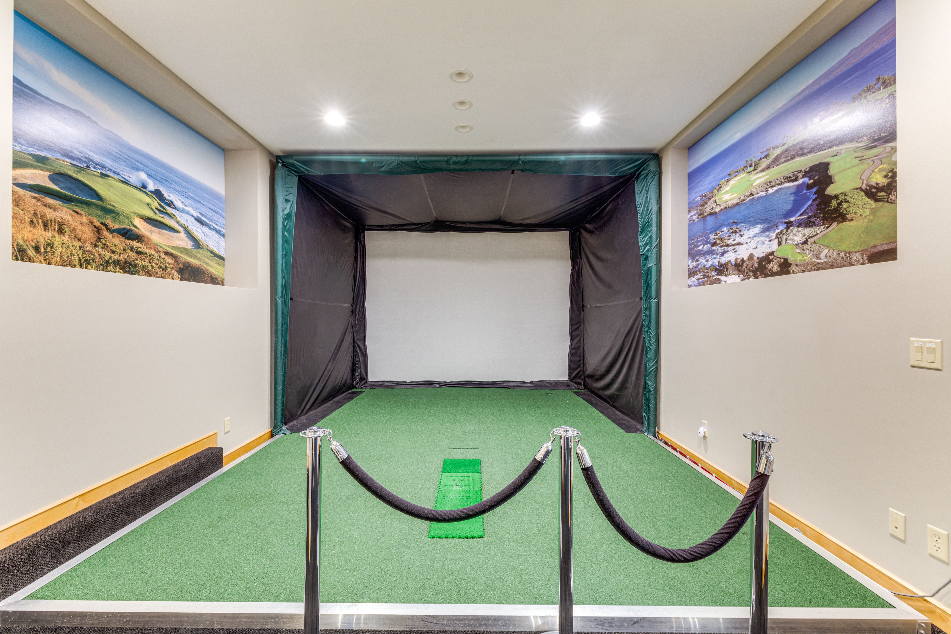Virtual Golf Area | Lower Level