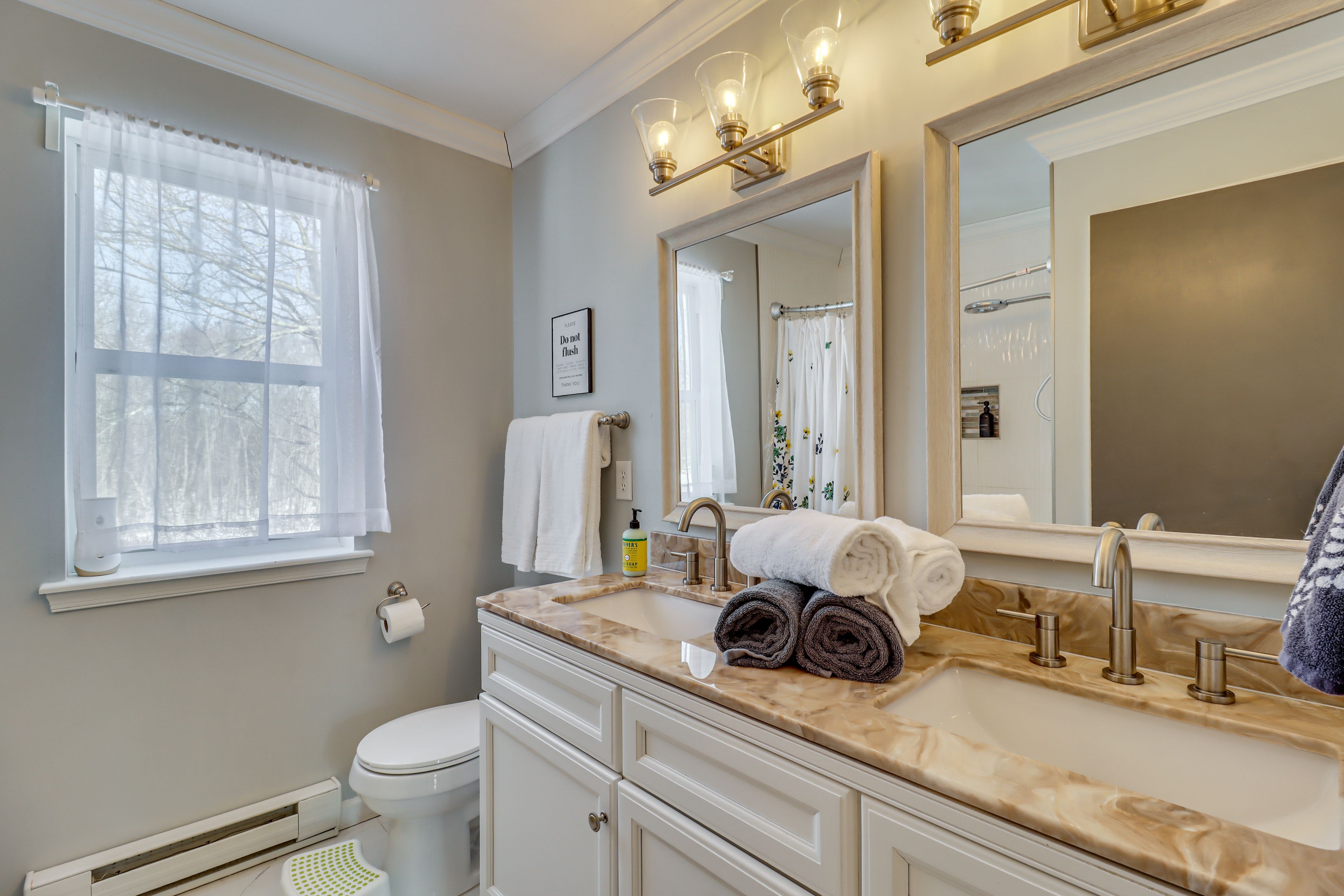 Full Bathroom | 2nd Floor