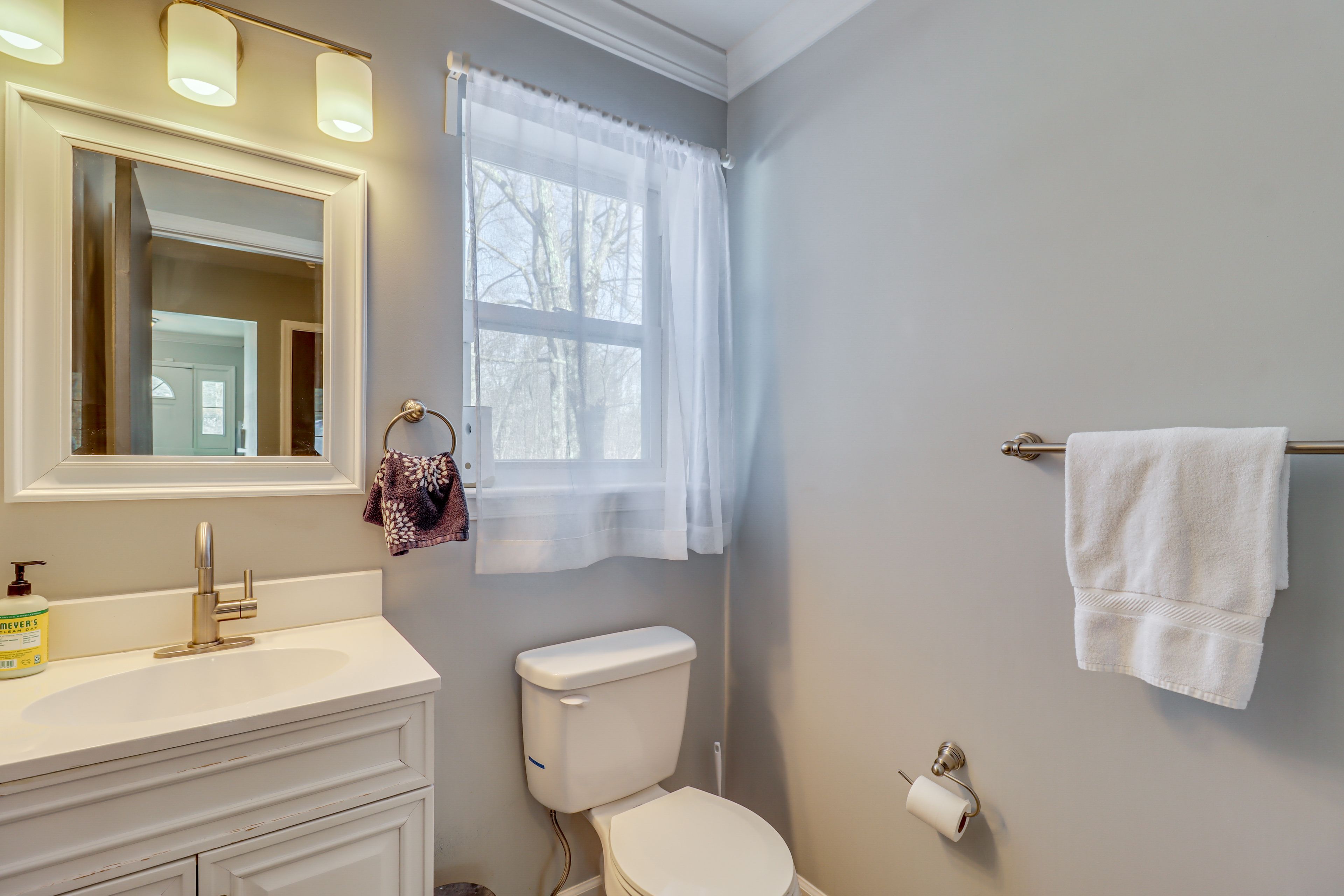 Half Bathroom | 1st Floor