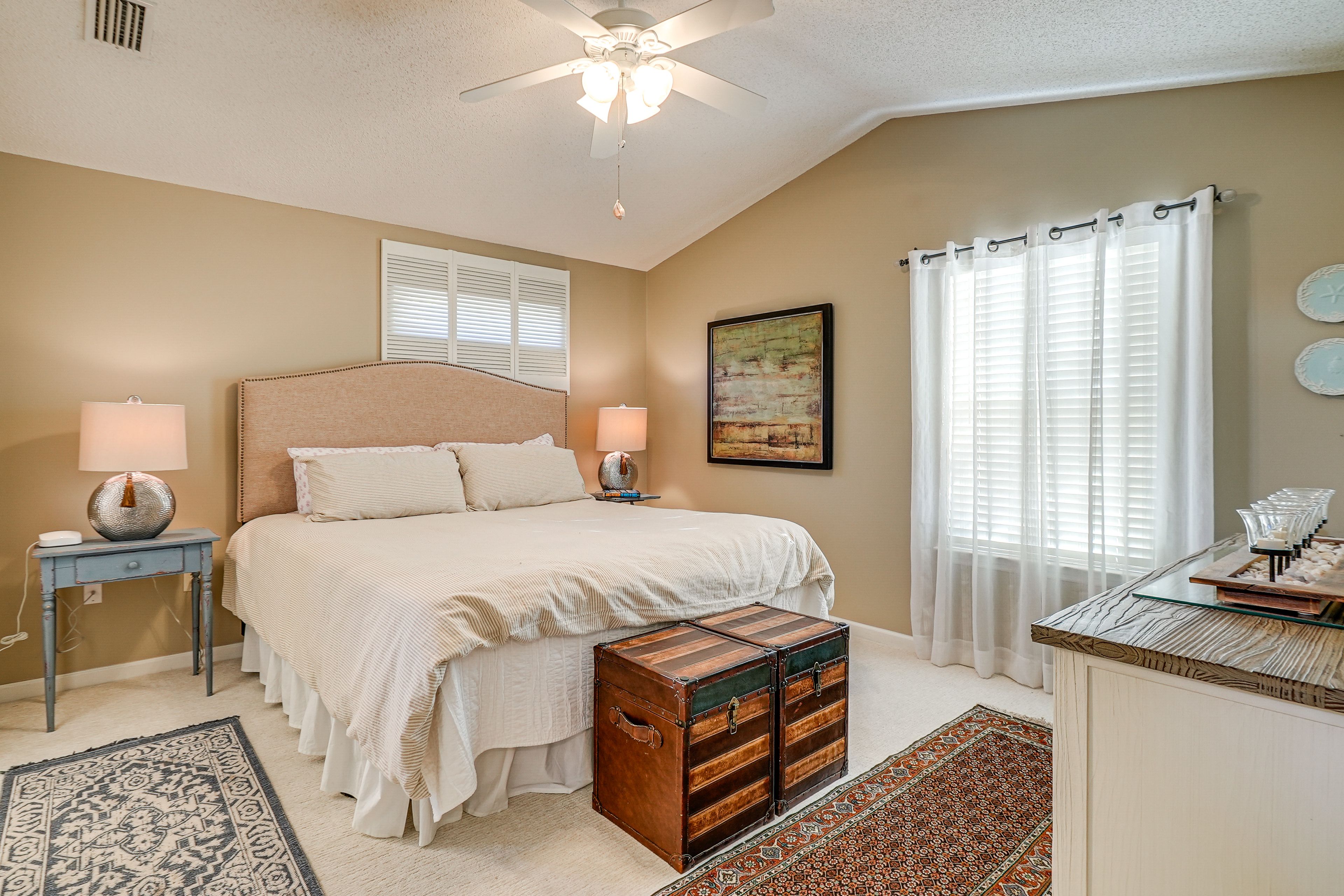 Bedroom 1 | King Bed | Linens Provided