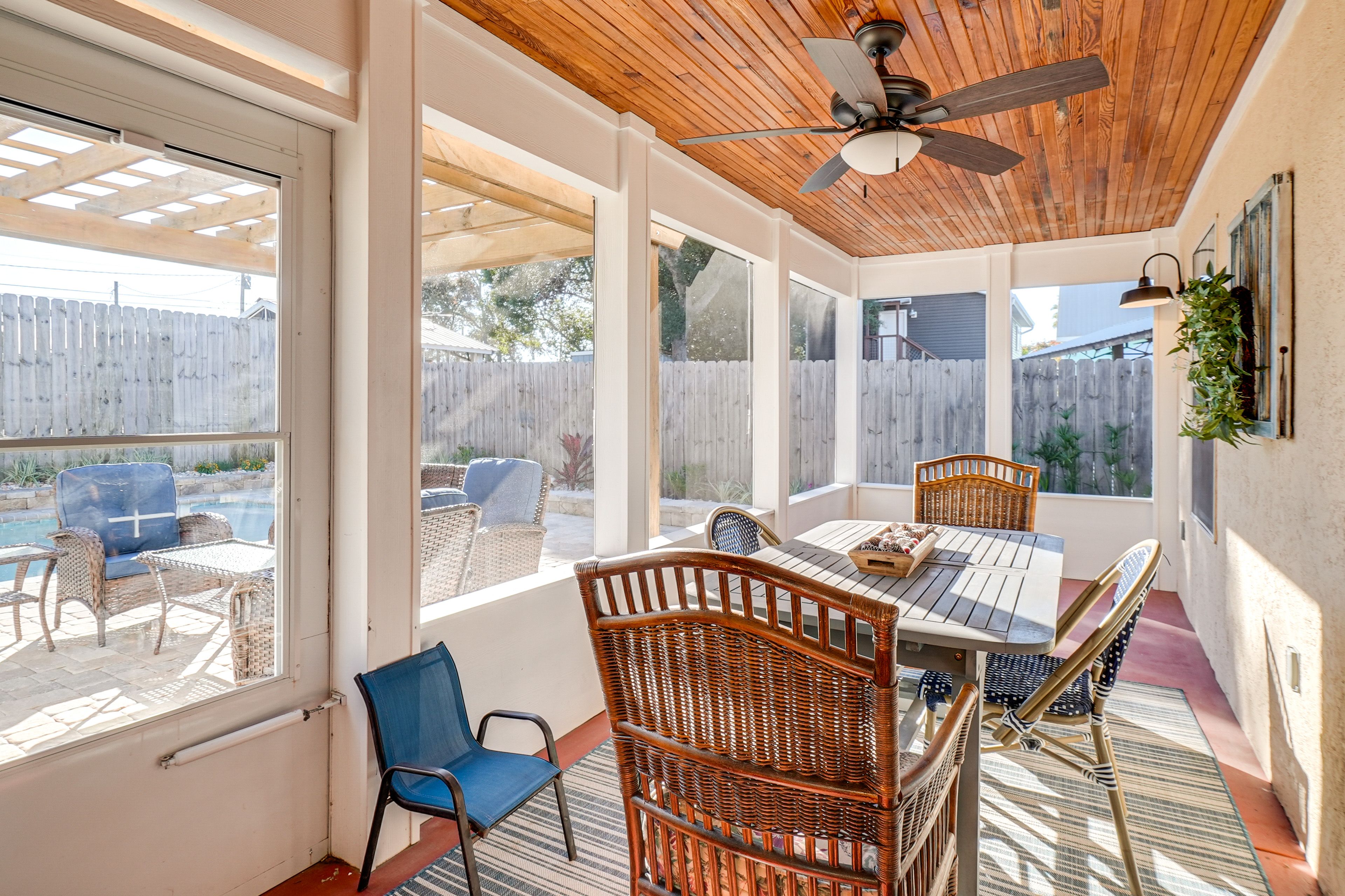 Screened Porch | Single-Story House | 6 Mi to Pier Park