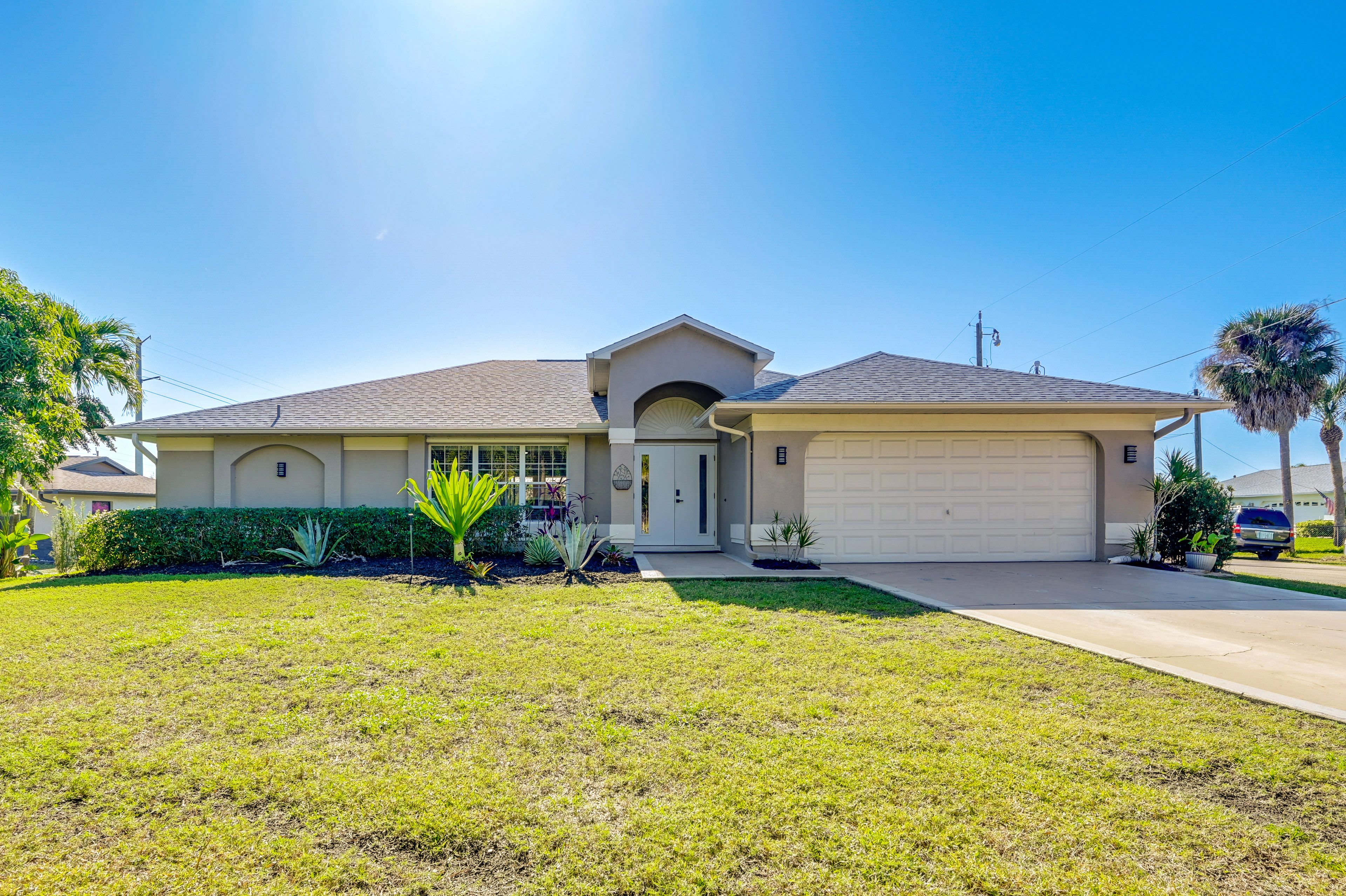 Parking | Driveway (6 Vehicles)