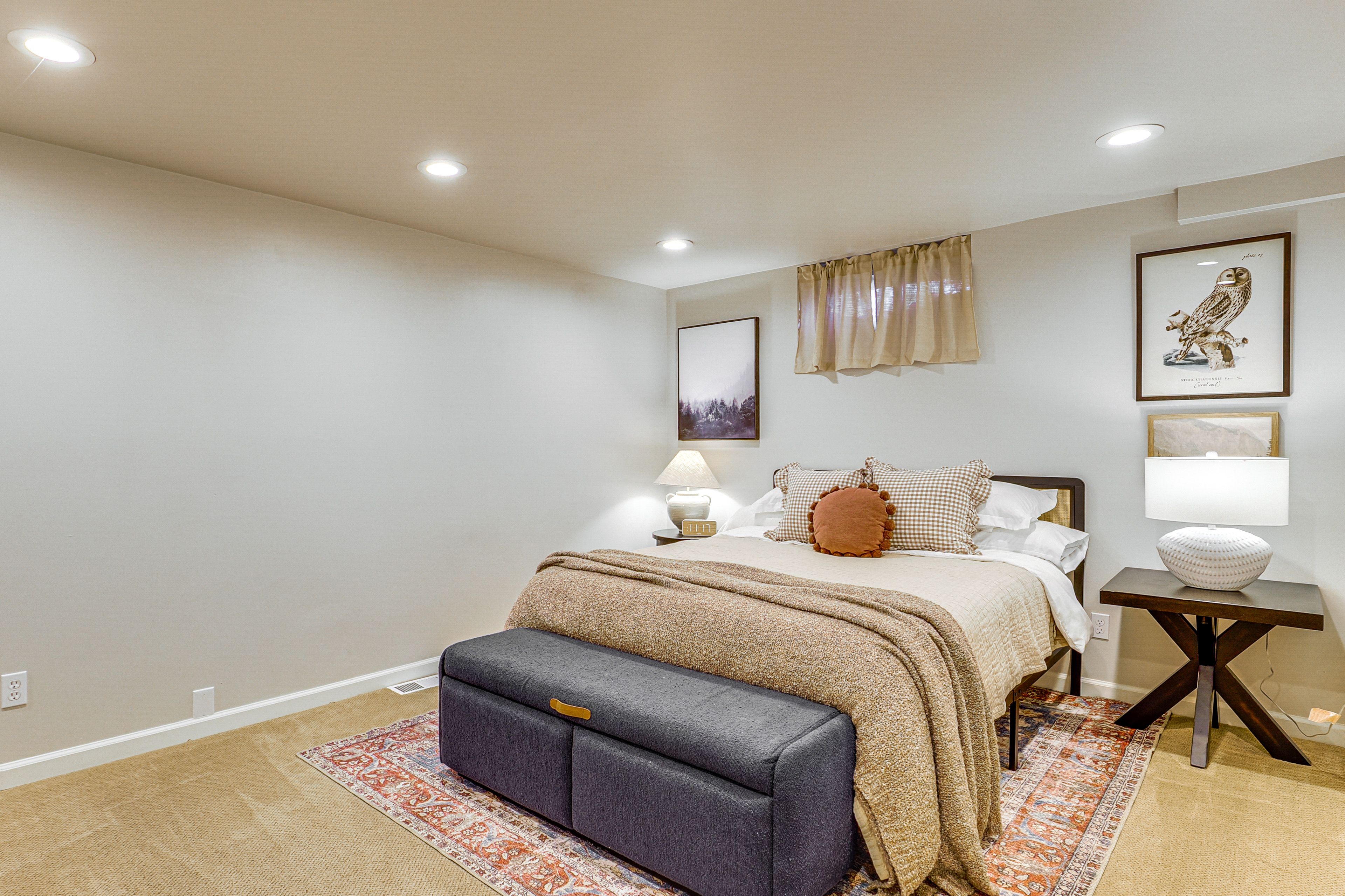 Bedroom 2 | Queen Bed