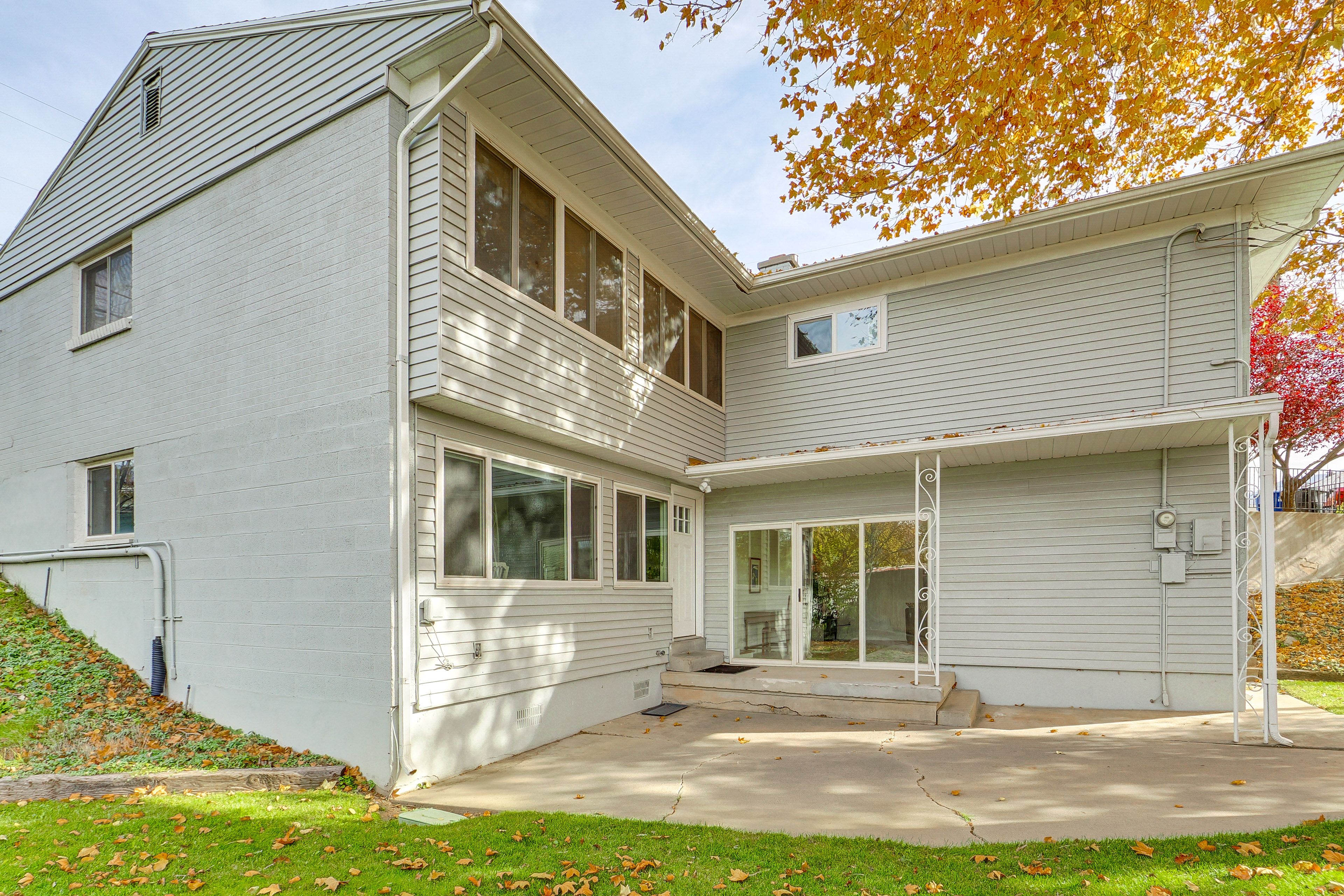 Property Exterior | Single-Story Apartment