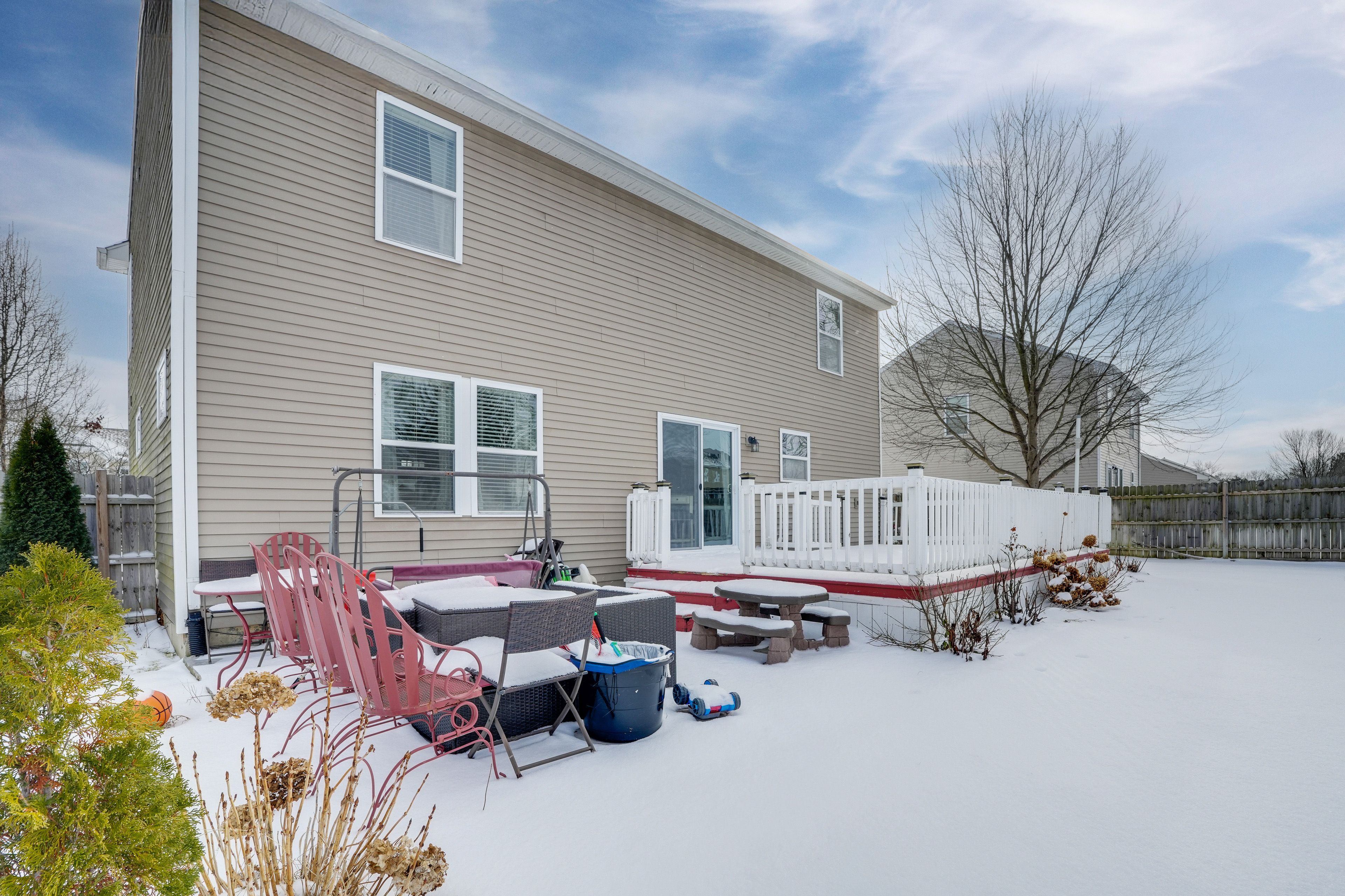 House Exterior | Seasonal Patio