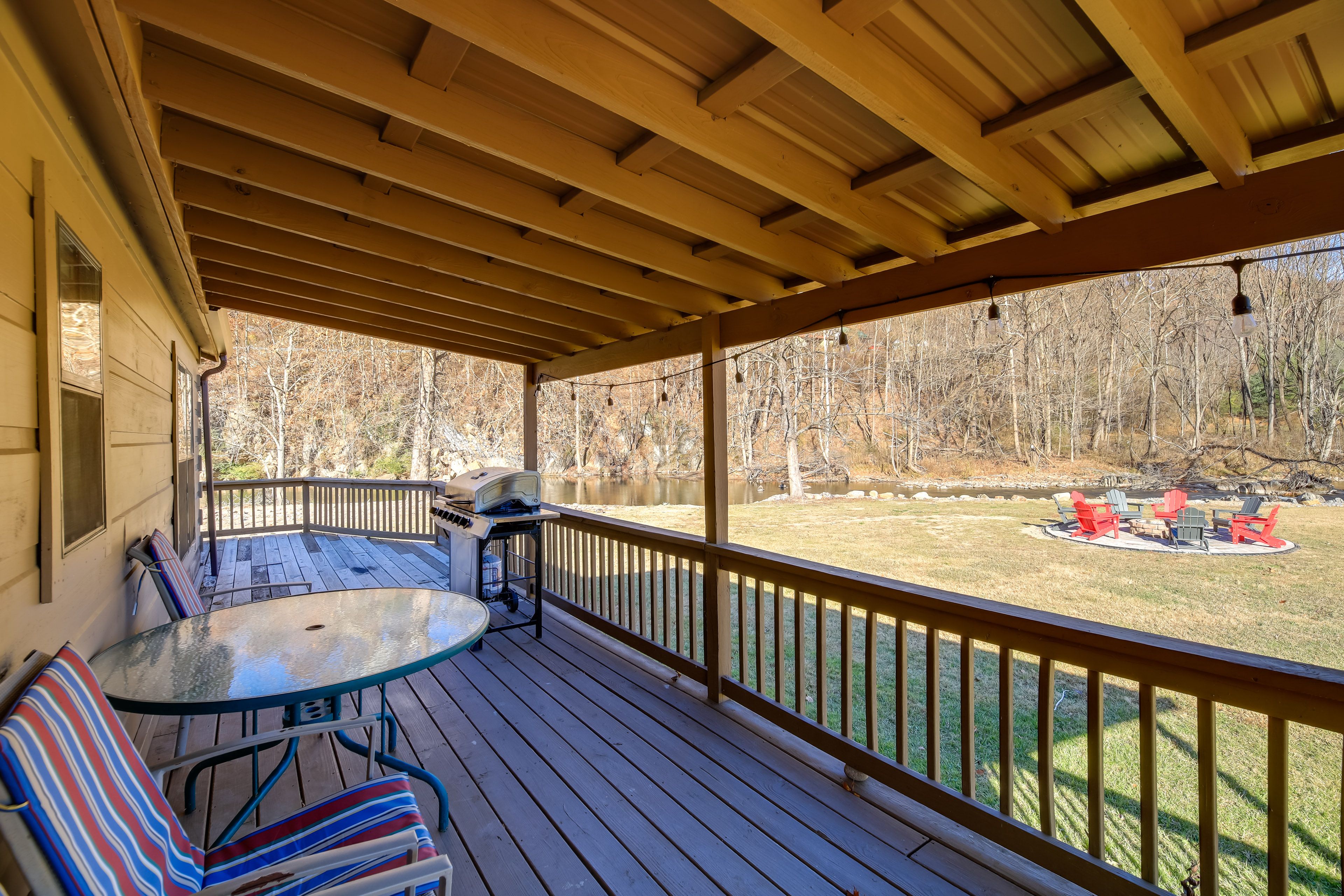 Damascus Vacation Rental | 1BR | 1BA | 840 Sq Ft | 7 Steps to Access