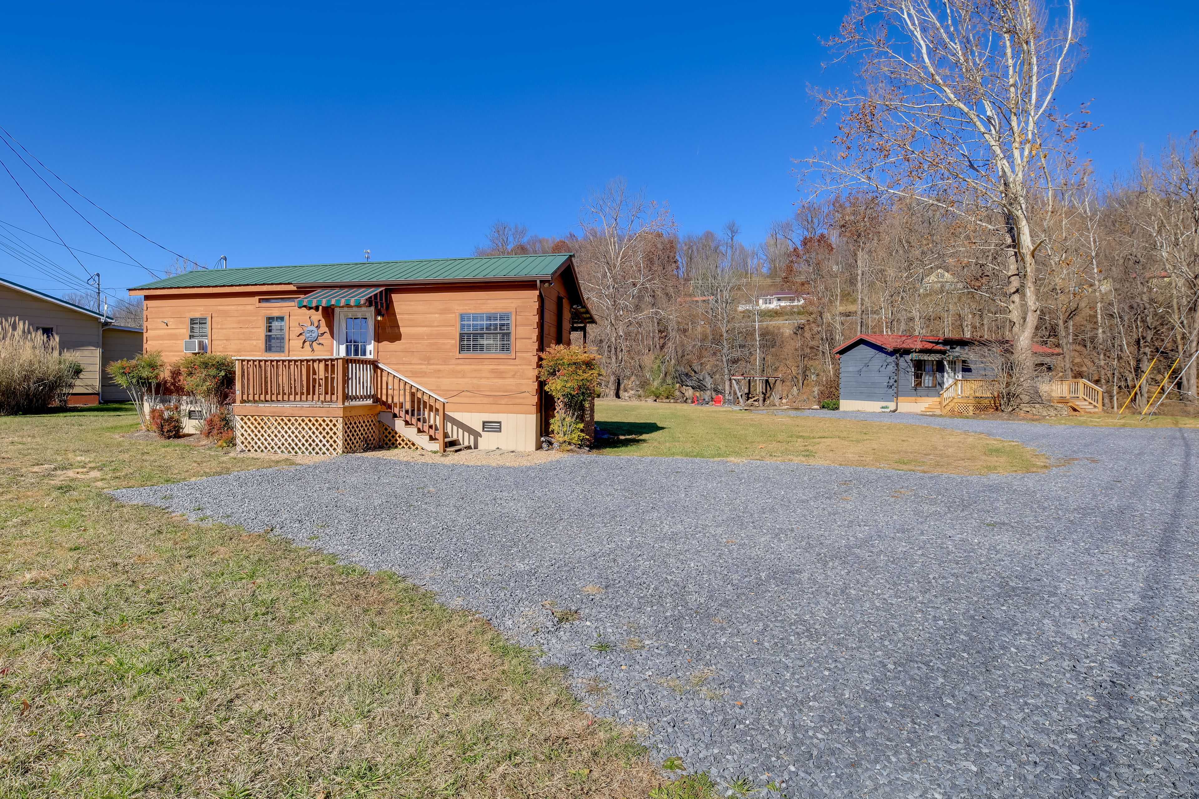 Parking | Driveway (2 Vehicles)