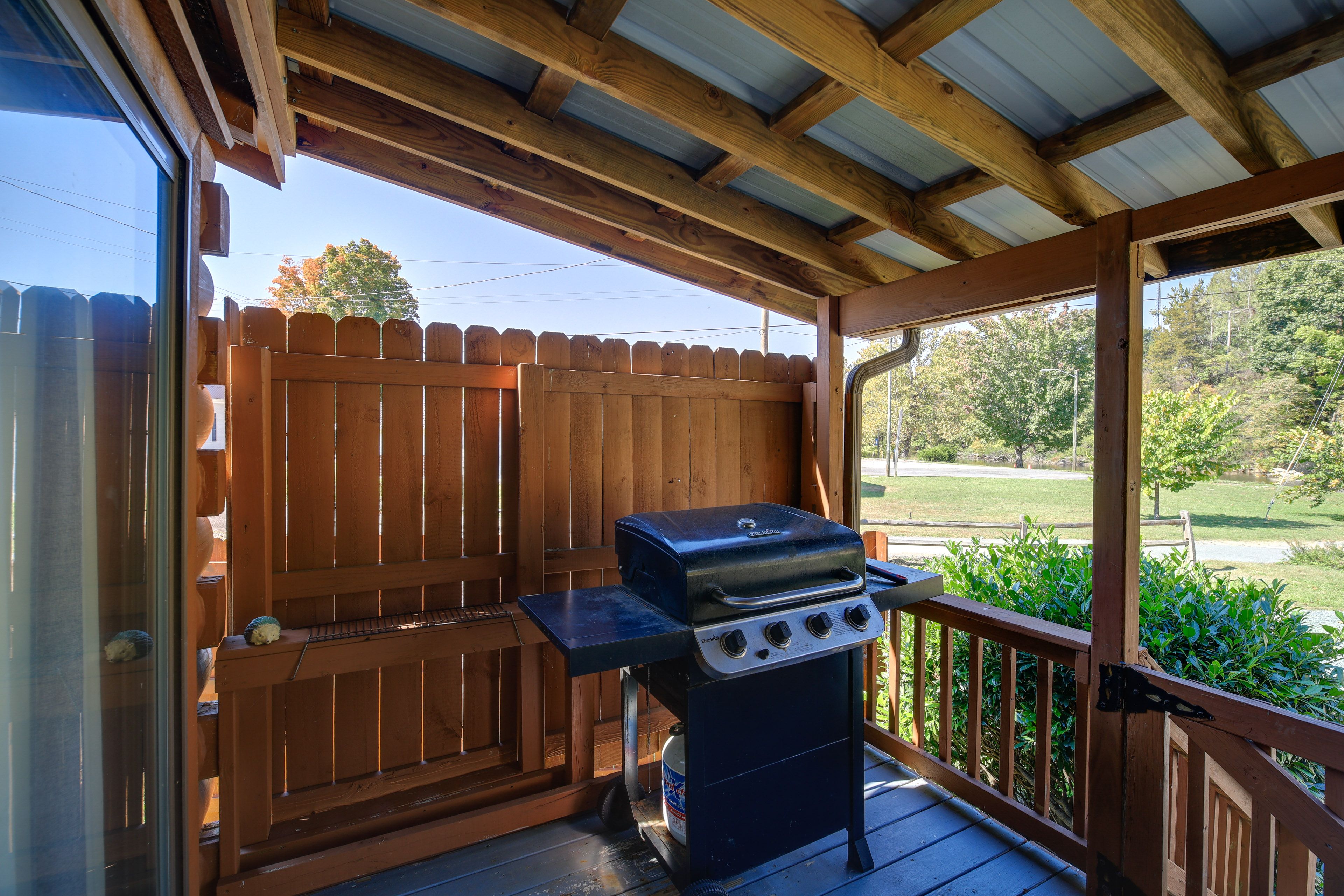 Deck | Gas Grill | Outdoor Seating