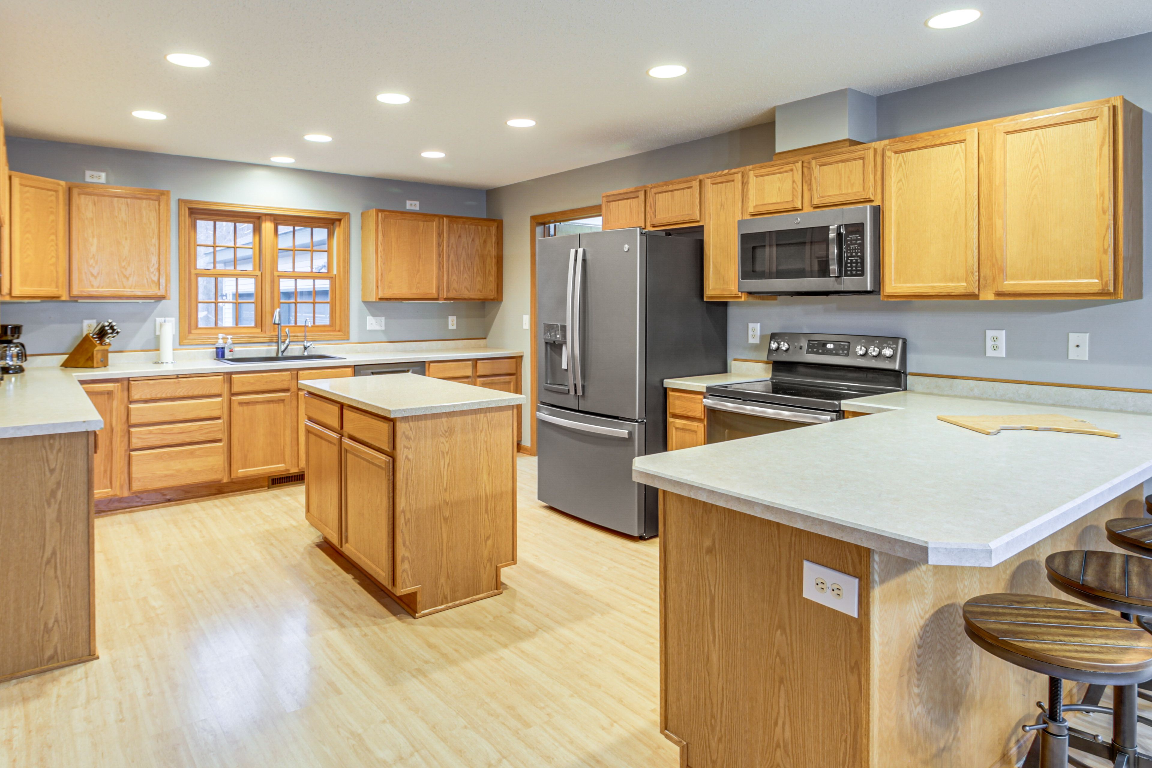 Kitchen | Dishwasher | Toaster | Drip Coffee Maker | Main Level