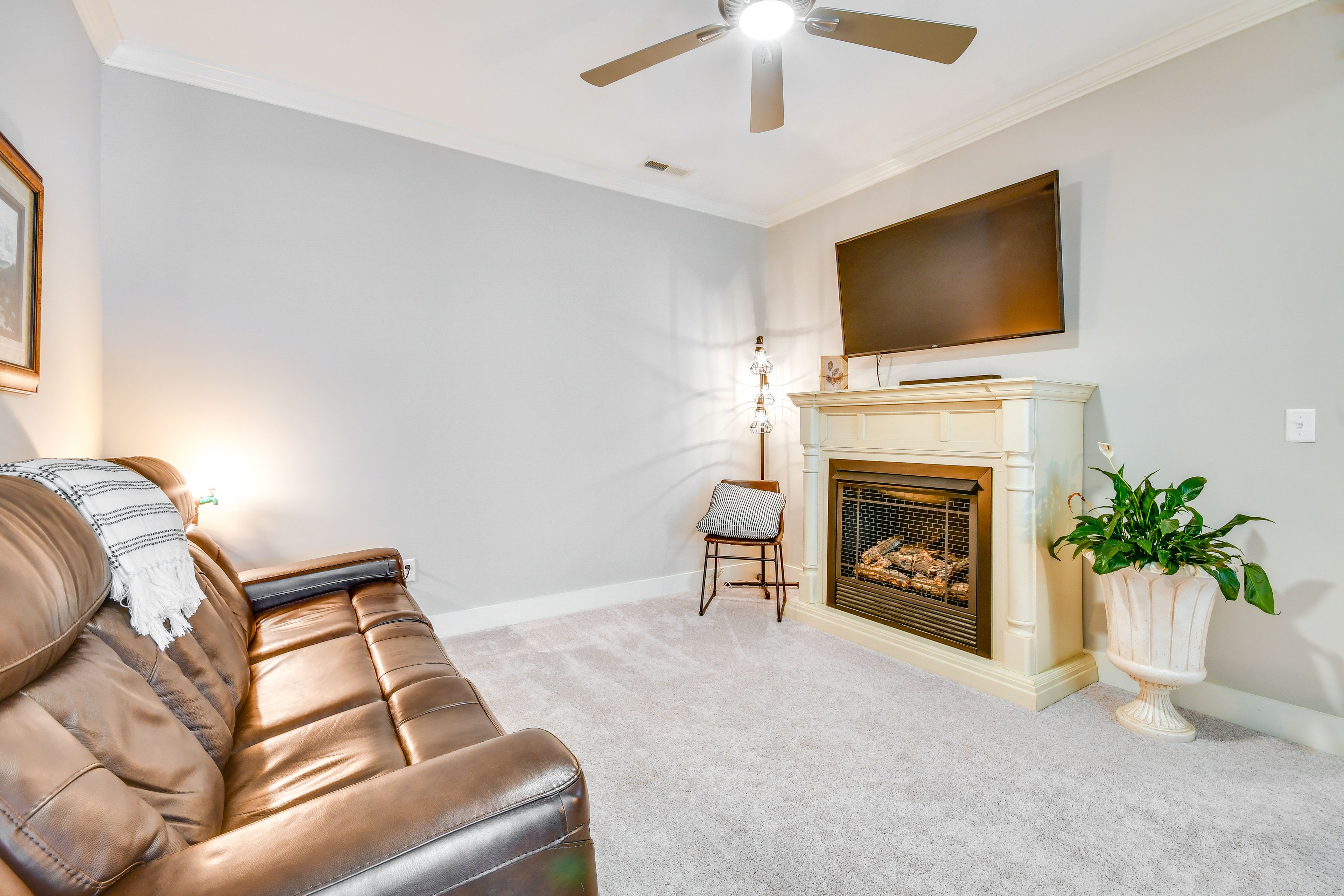 Living Room | Smart TV