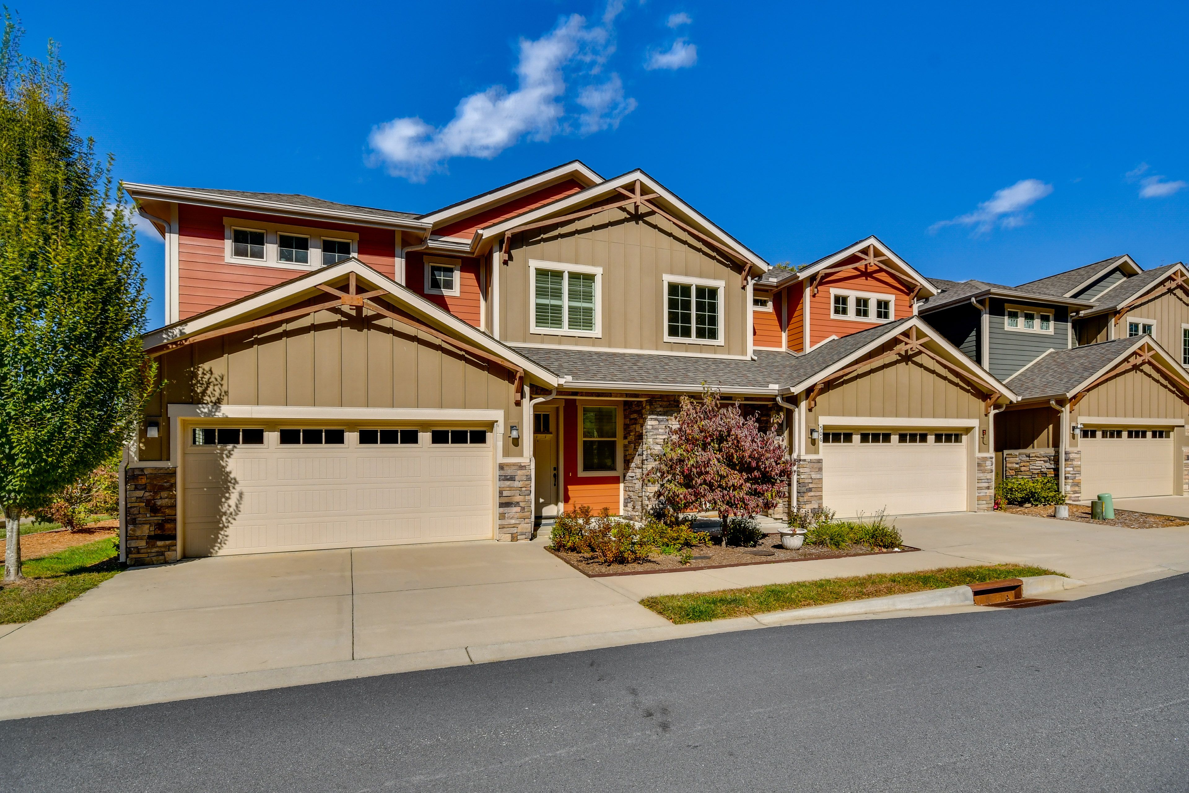 Property Exterior | Shared Driveway (1 Vehicle) | Shared Garage (1 Vehicle)