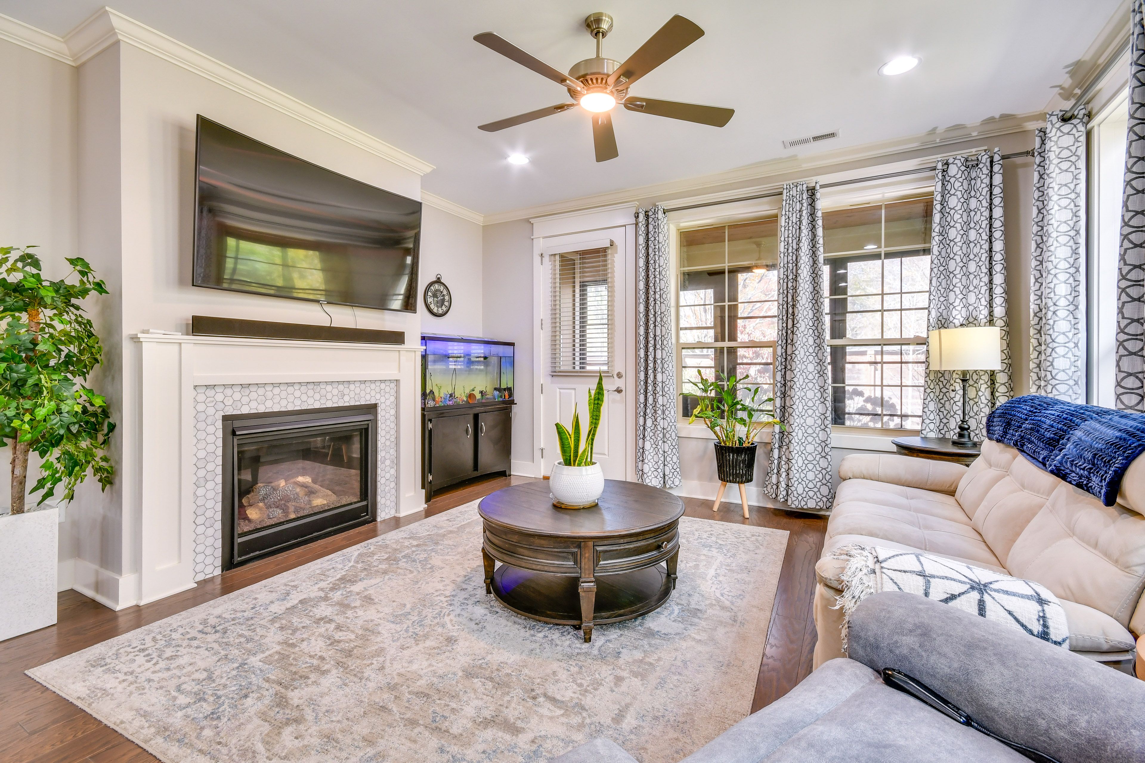 Black Mountain Vacation Rental | 1BR | 1.5BA | 1,001 Sq Ft | Small Step to Enter