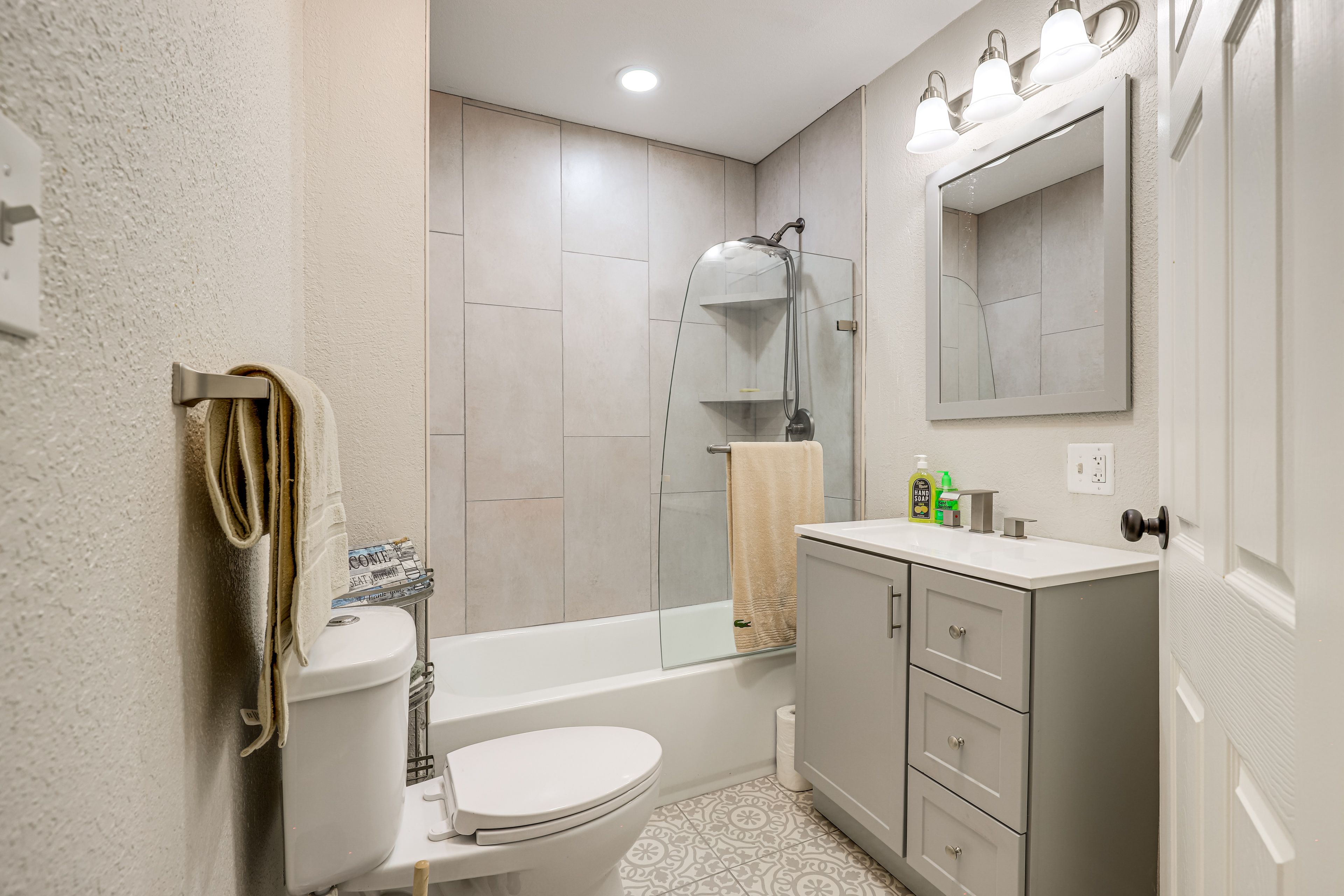 Bathroom | 1st Floor