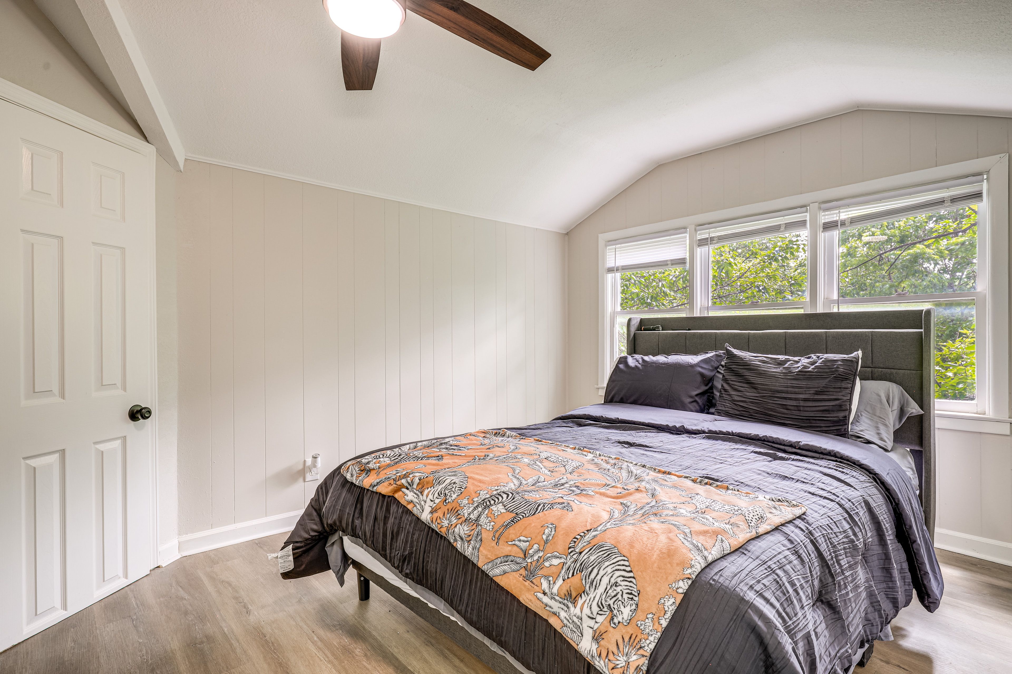 Bedroom 1 | Queen Bed | 2nd Floor