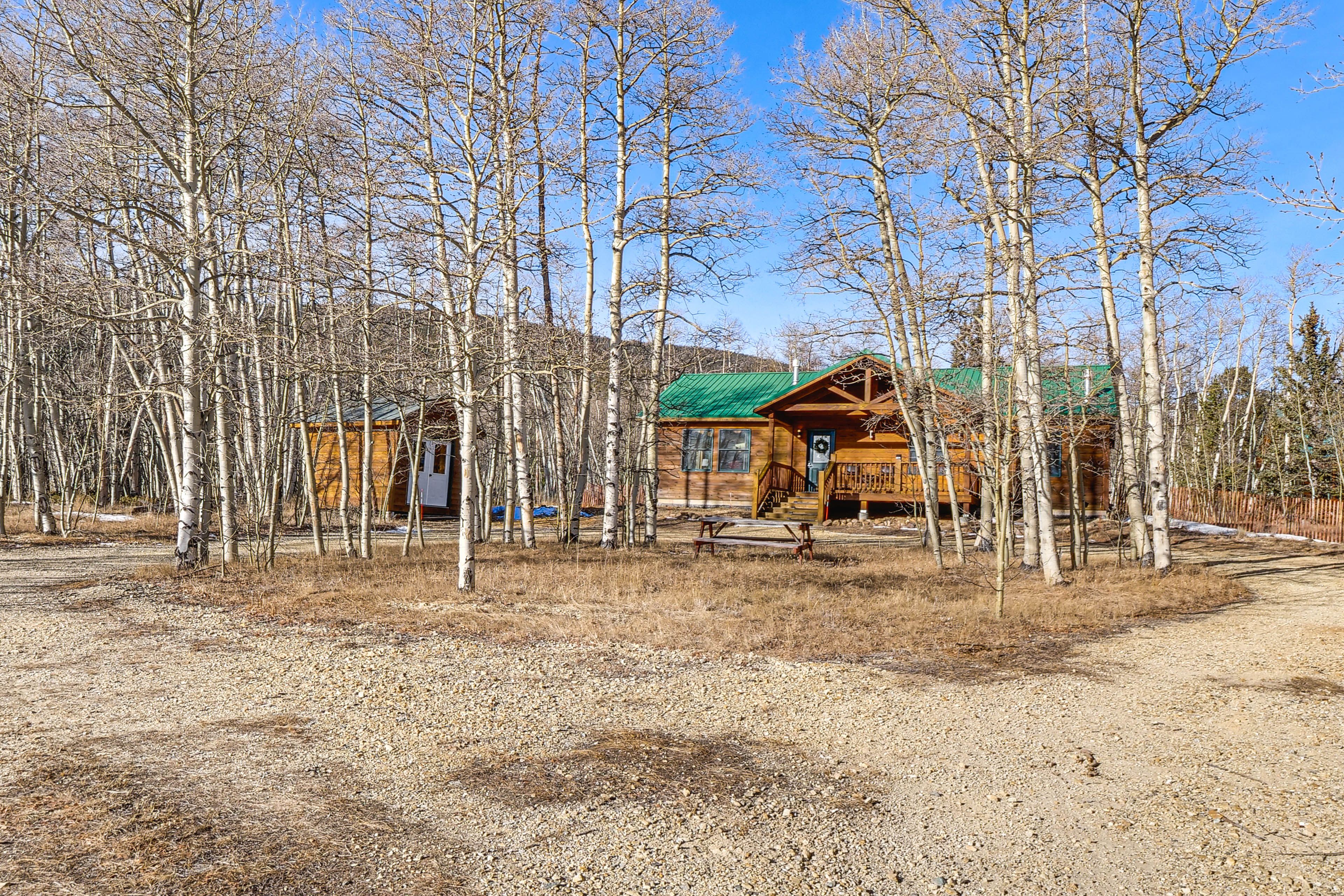 Parking | Circular Driveway (4 Vehicles)