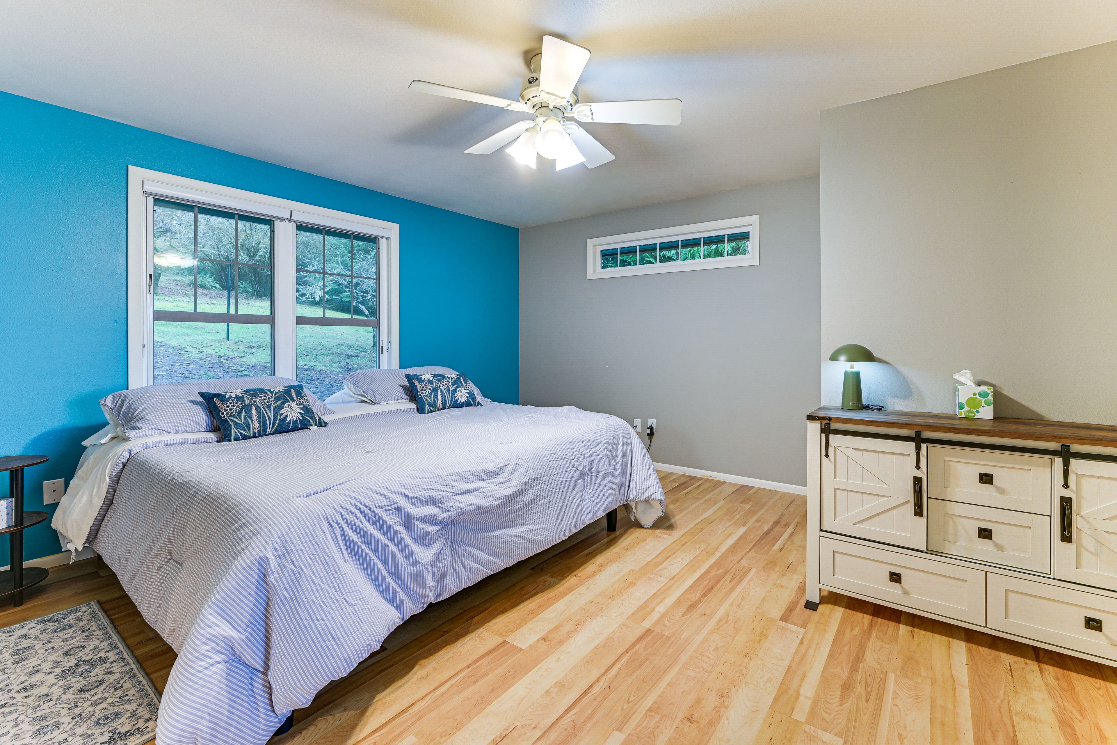 Bedroom 1 | King Bed | Linens Provided | 1st Floor