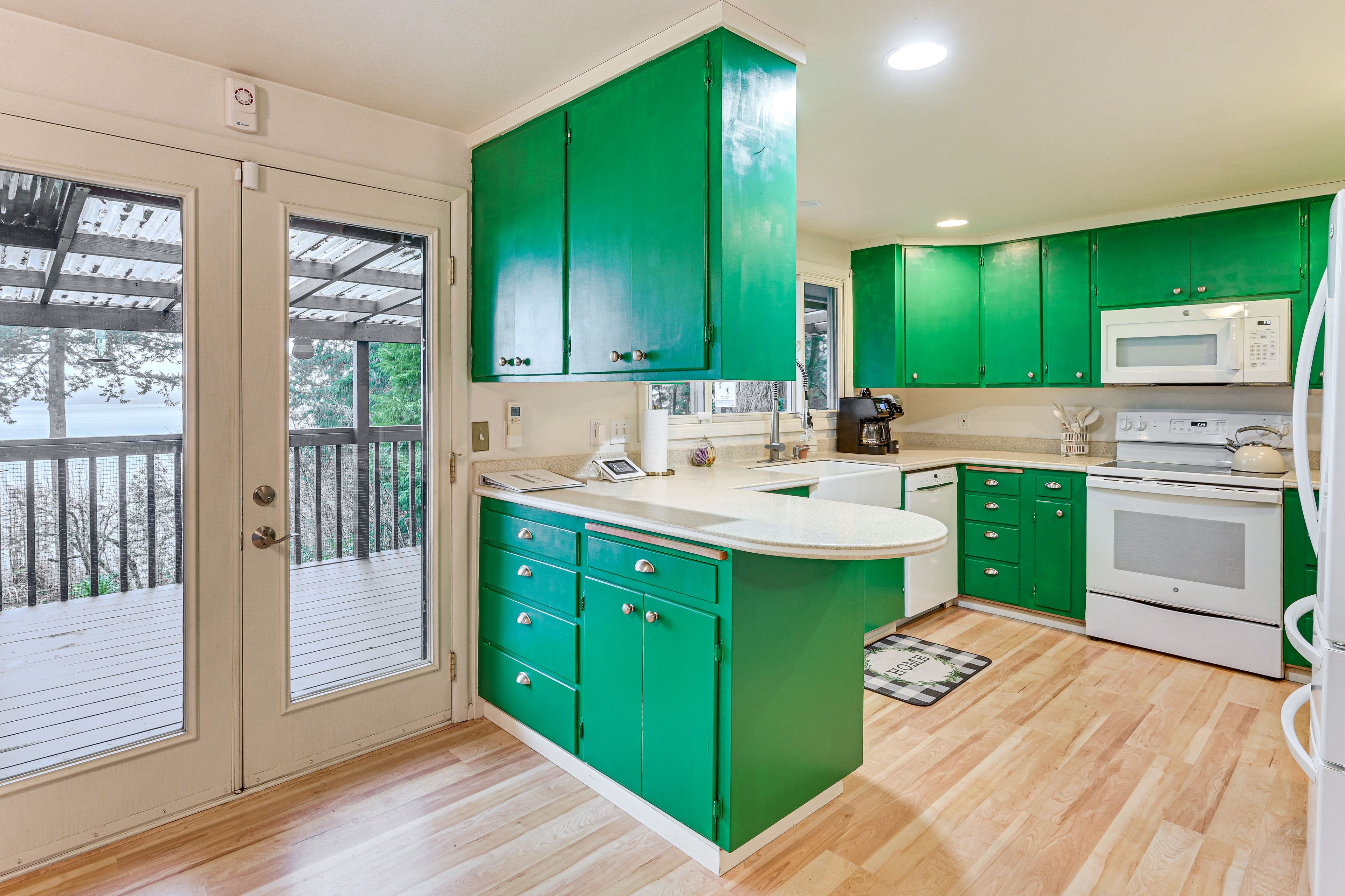 Kitchen | Cooking Basics | Drip Coffee Maker | Dishwasher | 1st Floor