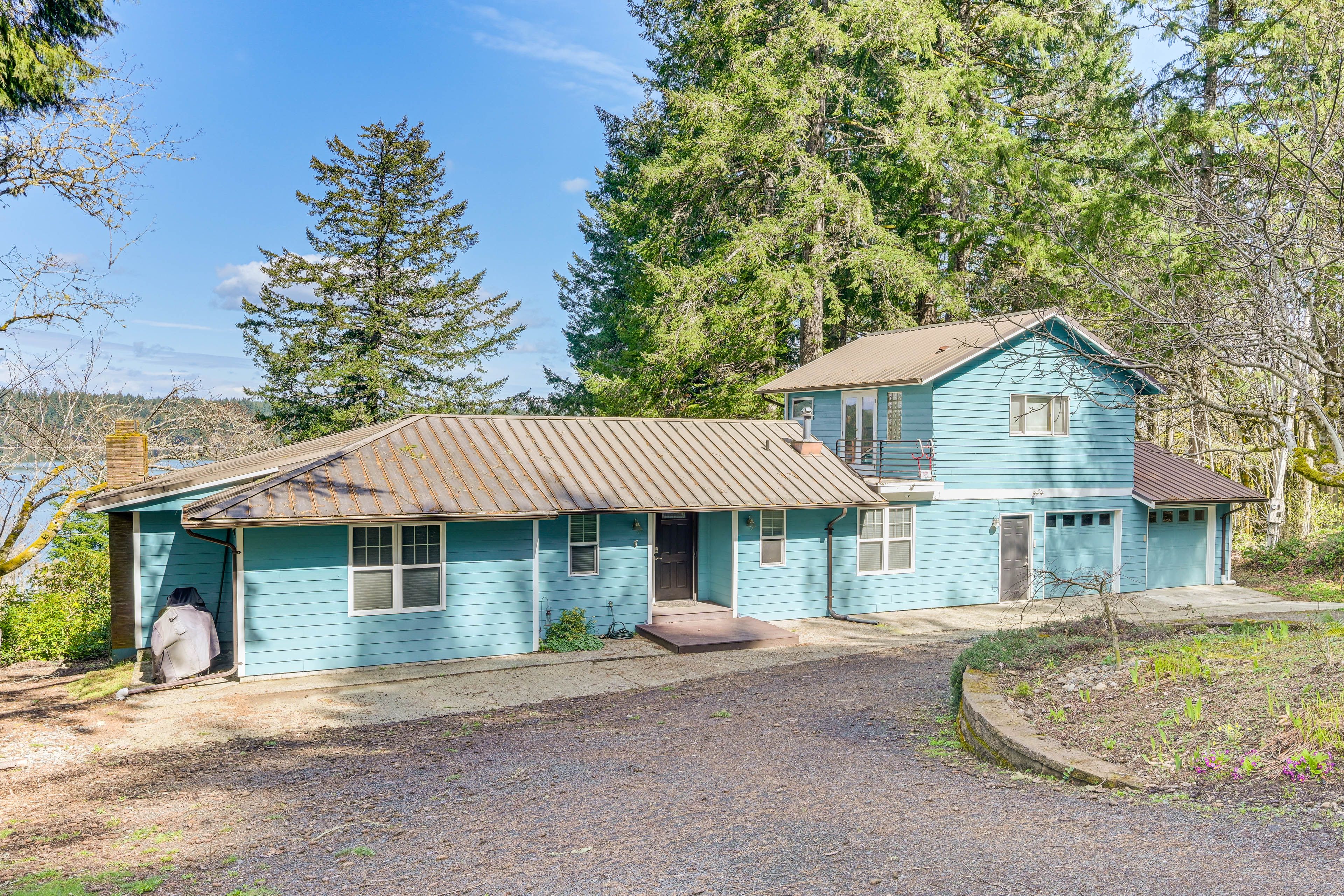 Olympia Vacation Rental | 3BR | 2.5BA | 1,666 Sq Ft | 2 Steps to Enter