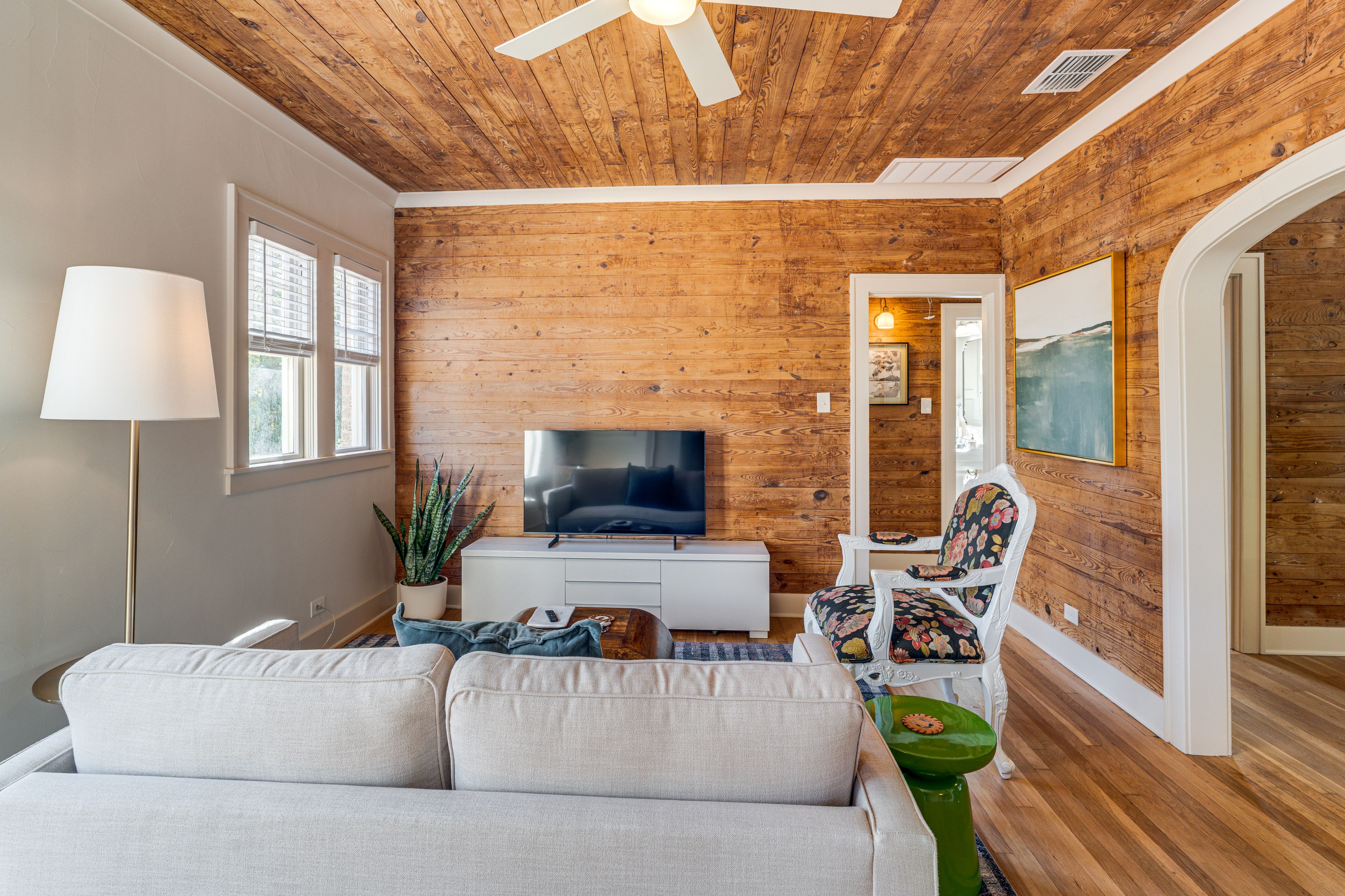 Tyler Vacation Rental | 2BR | 1BA | 980 Sq Ft | Stairs Required