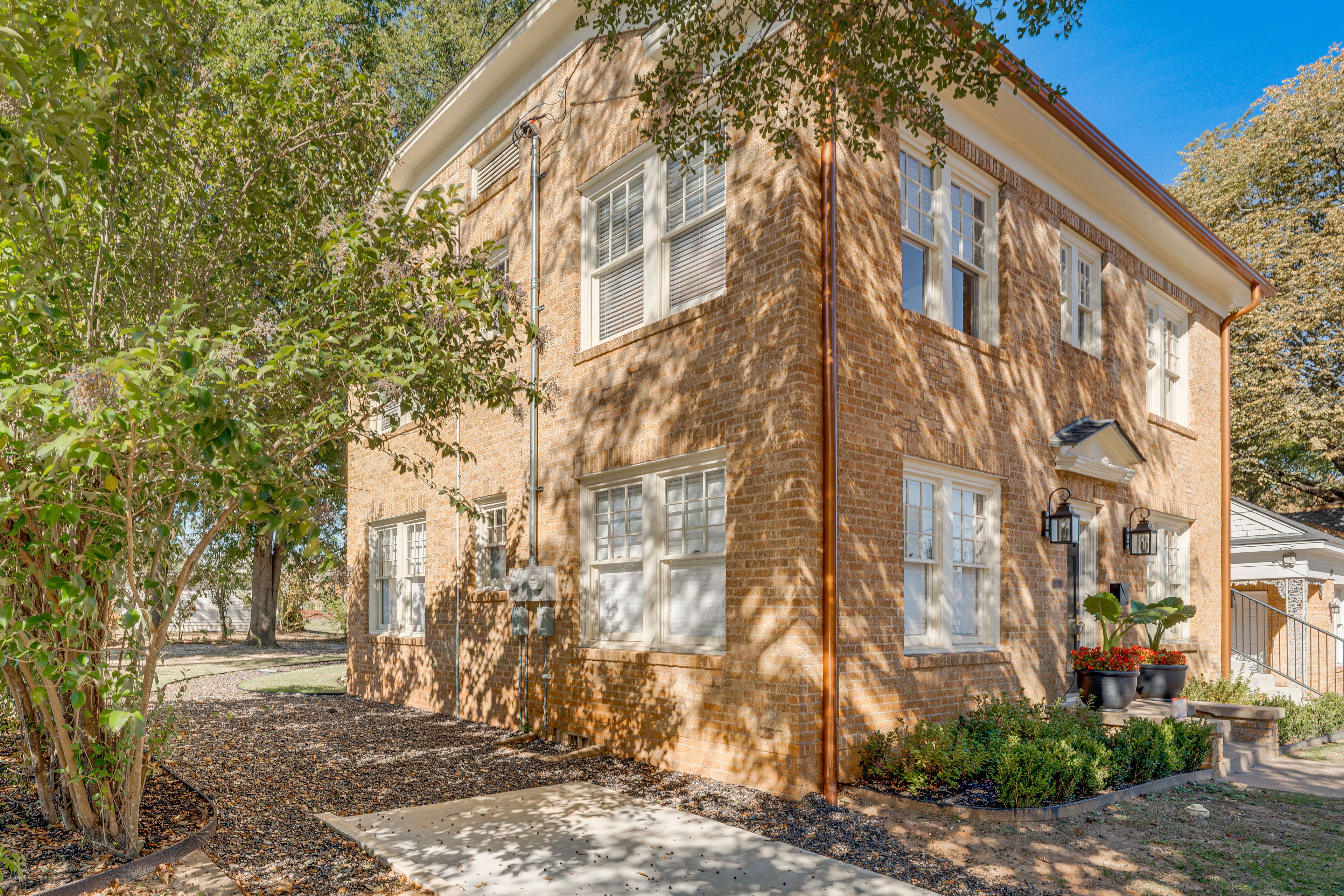 Parking | Free Street Parking (First-Come, First-Served)