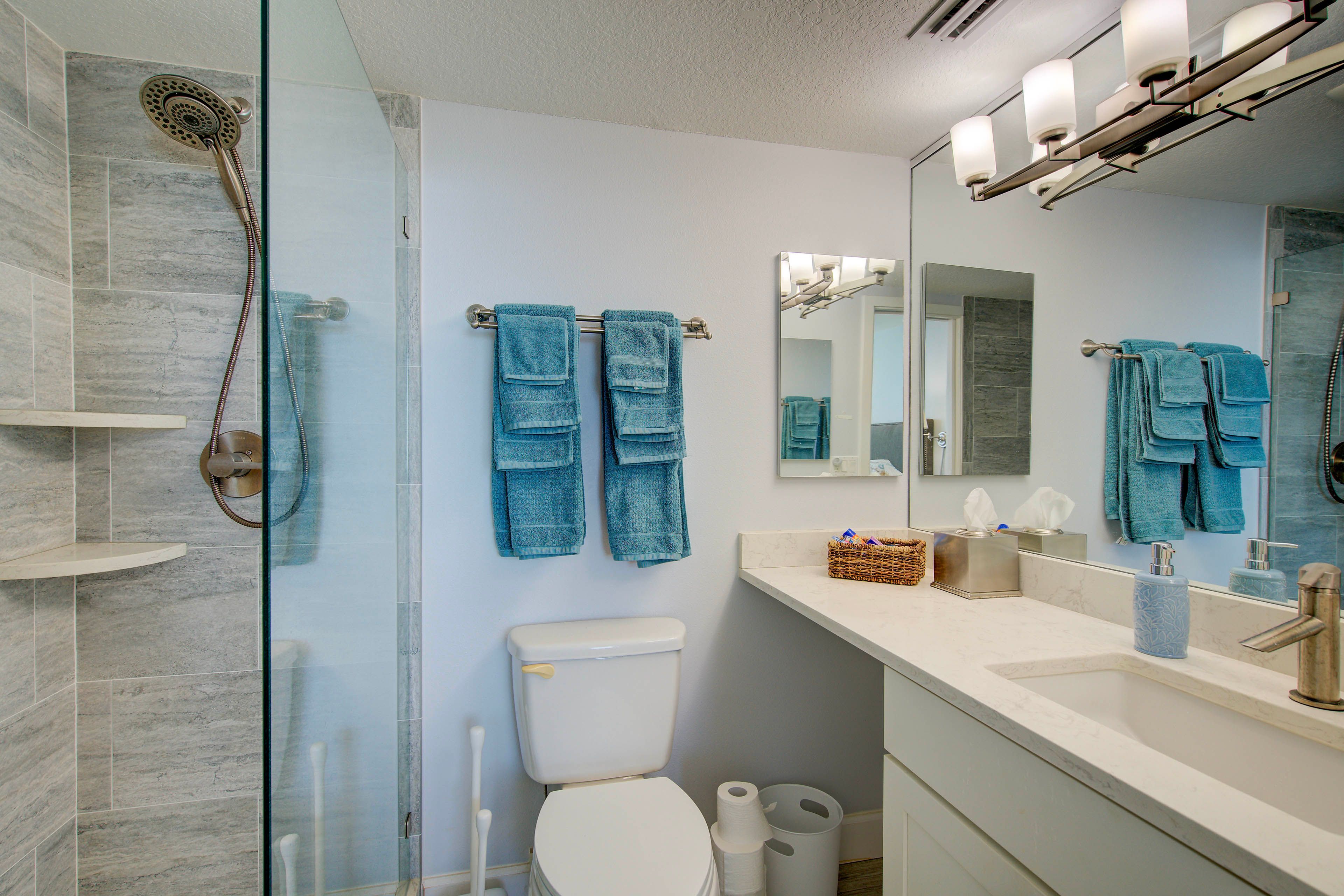 En-Suite Bathroom | Towels Provided