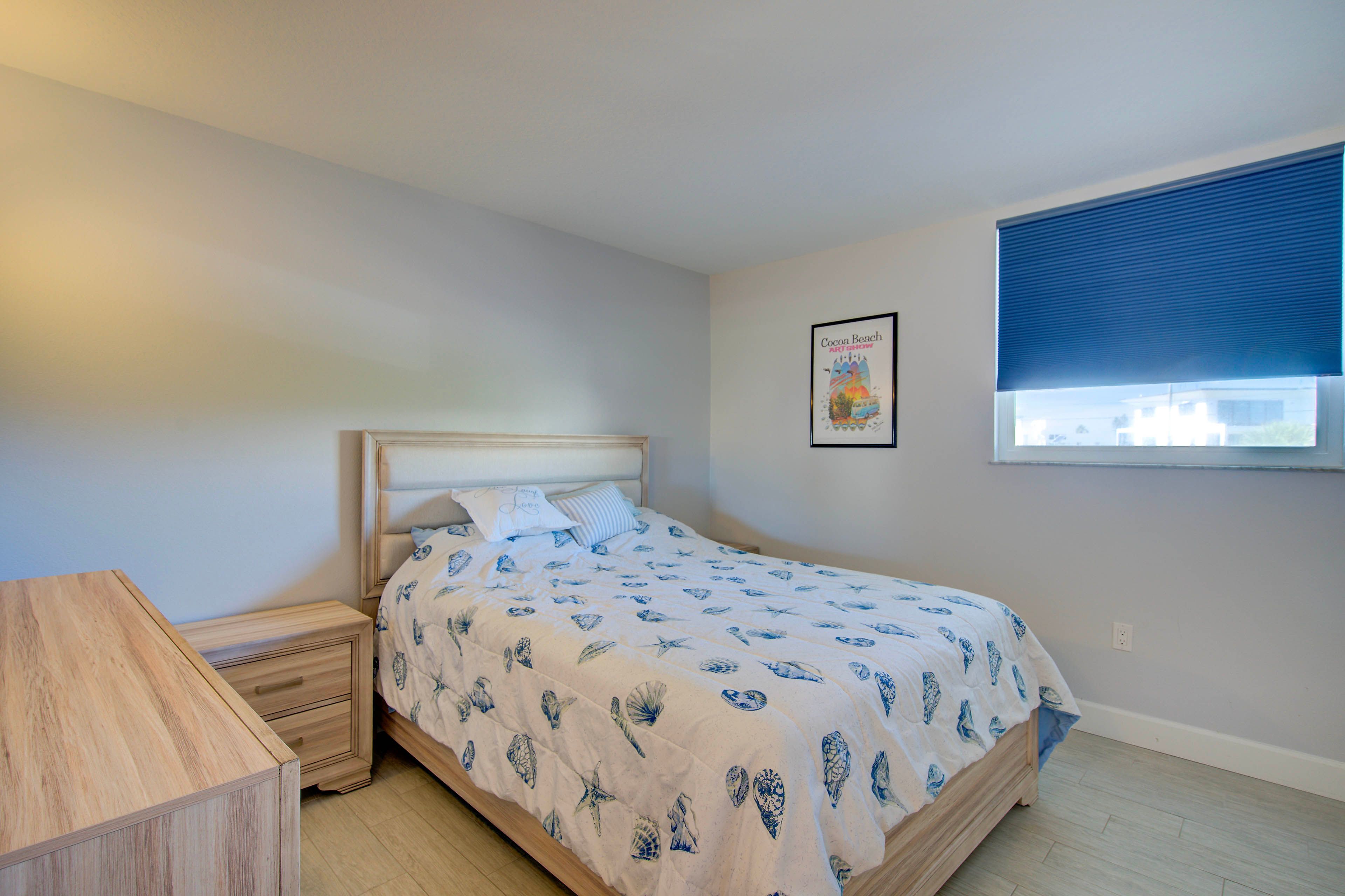 Bedroom 2 | Queen Bed