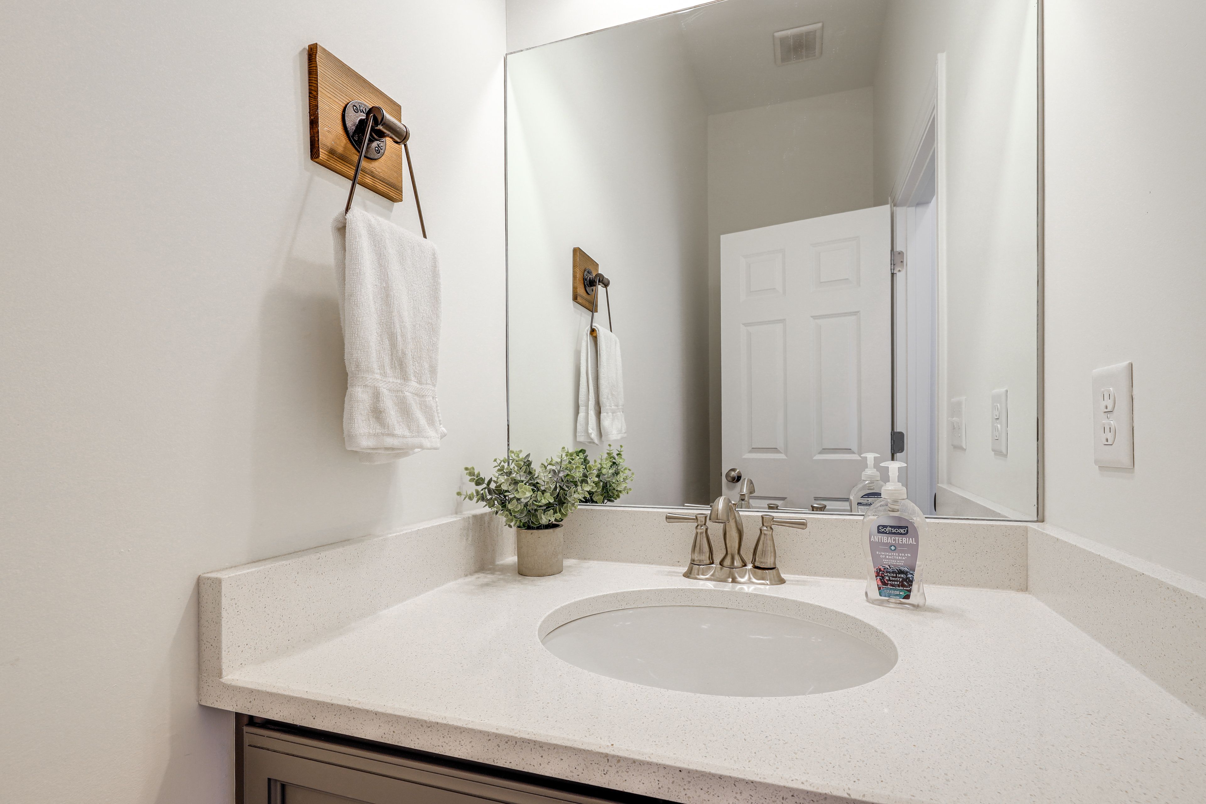 Half Bathroom | Main Level