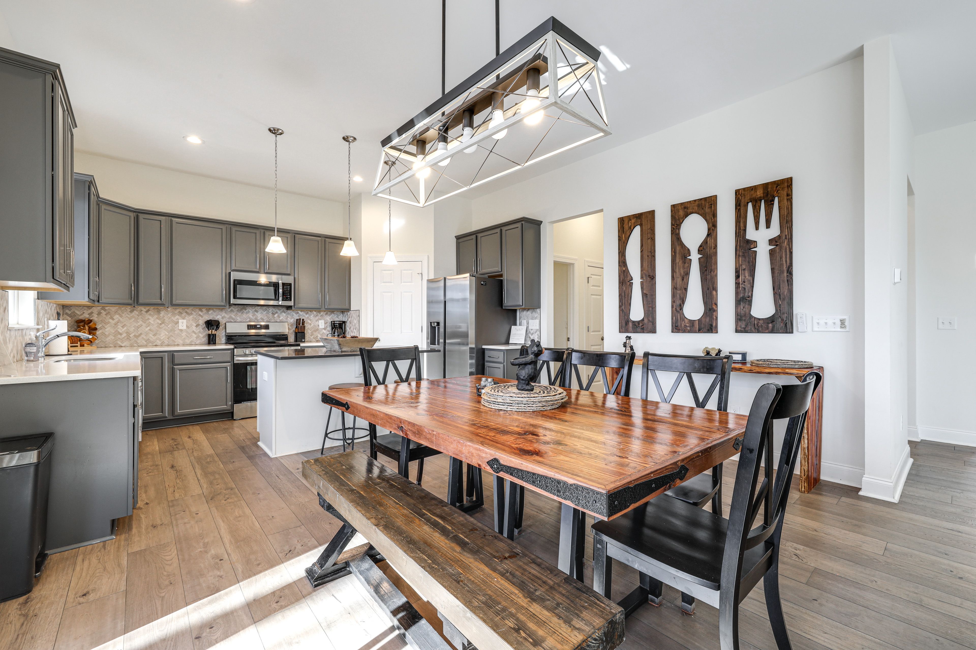 Kitchen & Dining Area | Main Floor