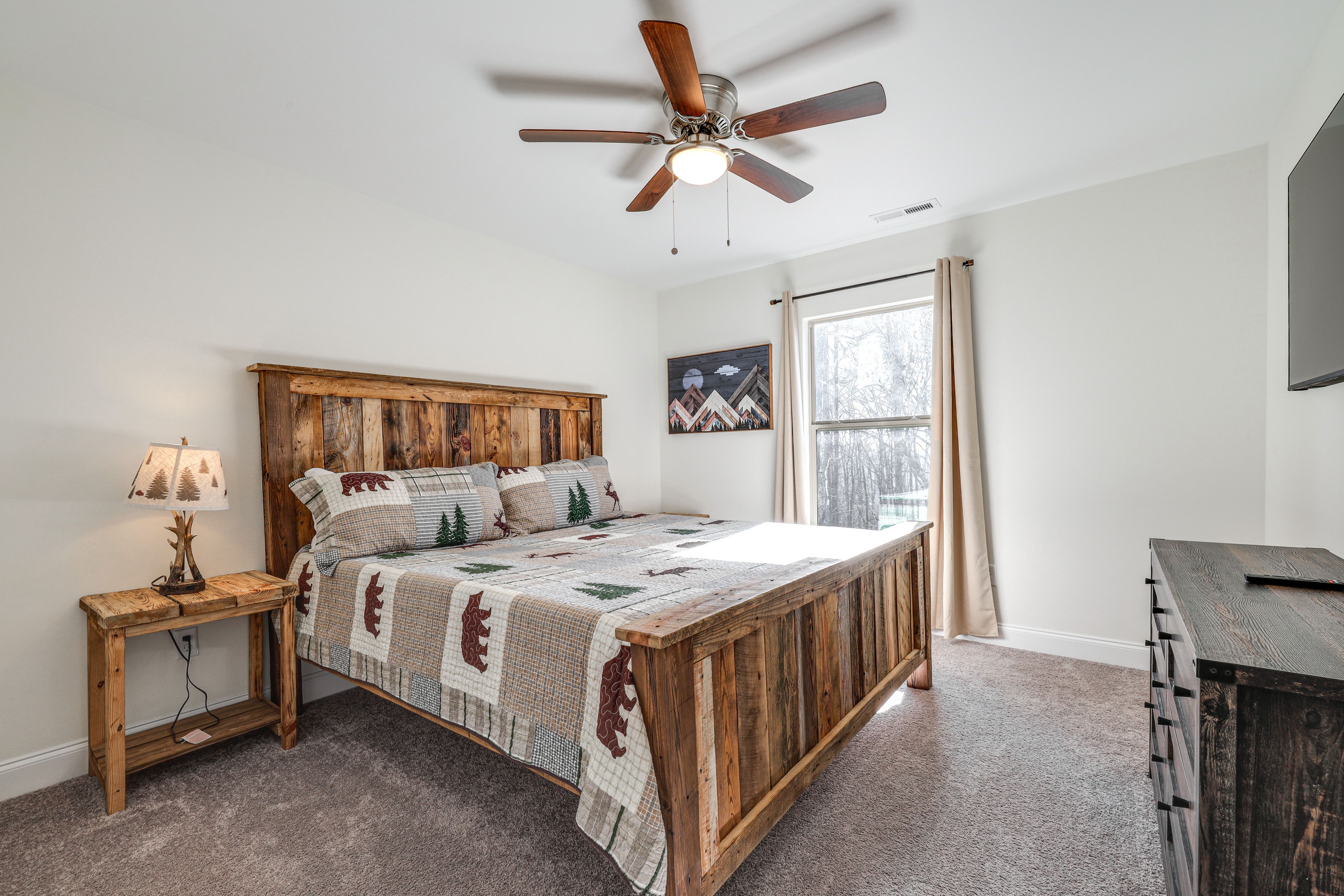 Bedroom 2 | King Bed | Upper Level