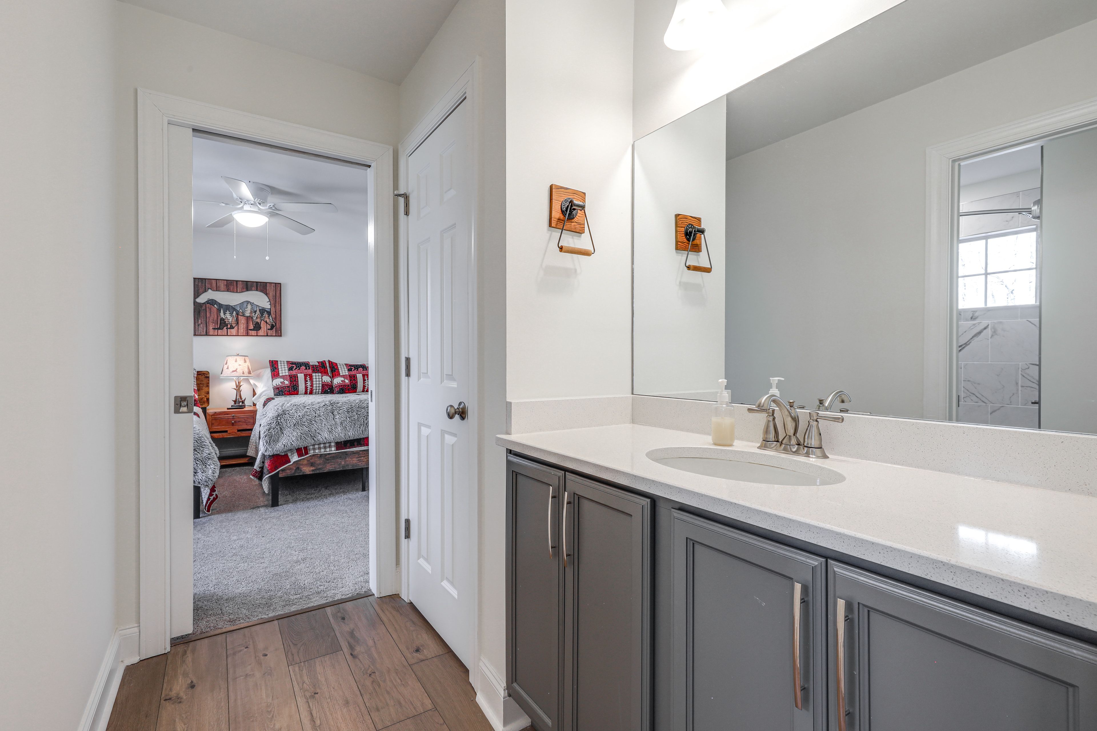 En-Suite Bathroom | Upper Level