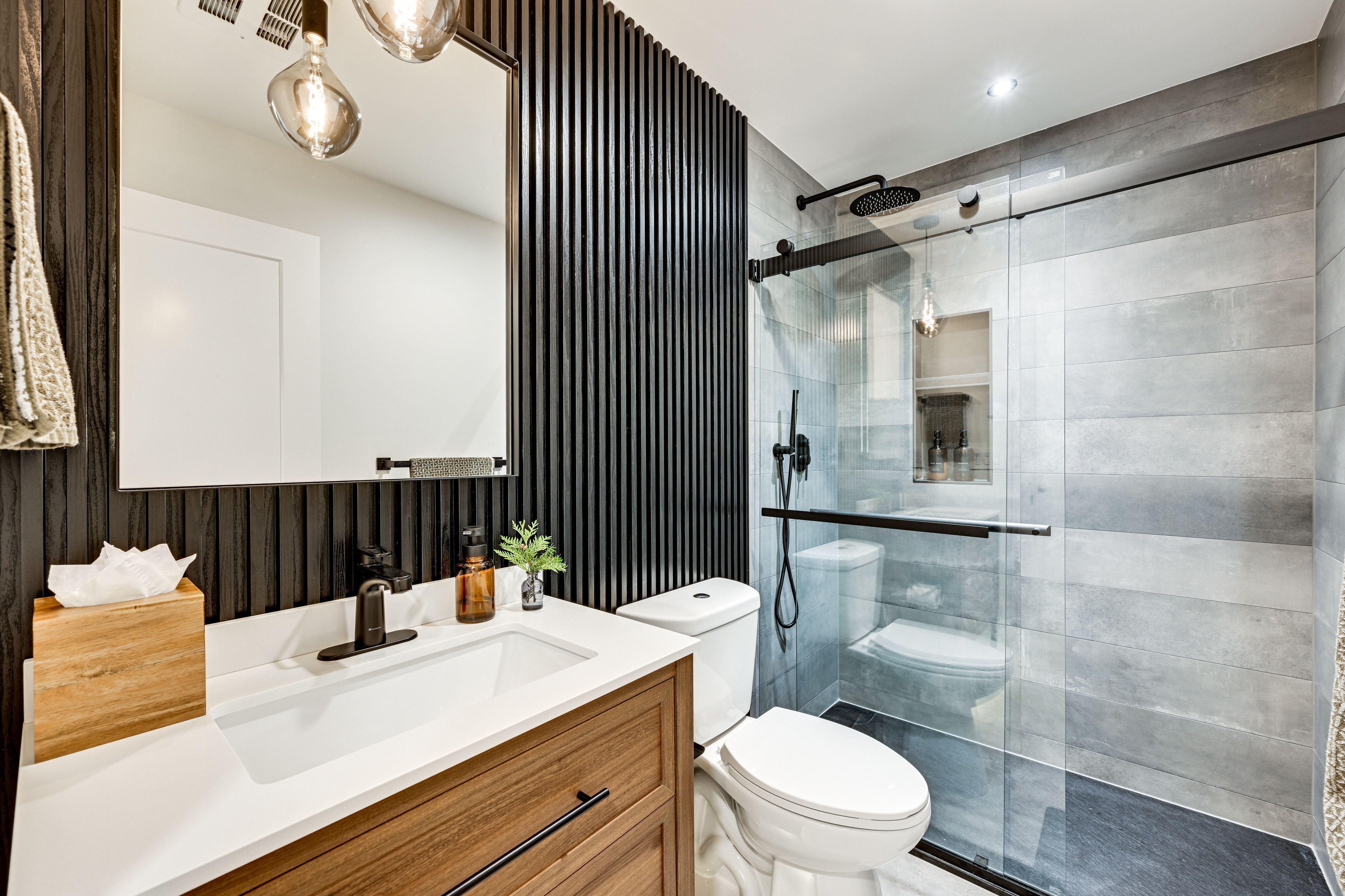 Bathroom | 2nd Floor